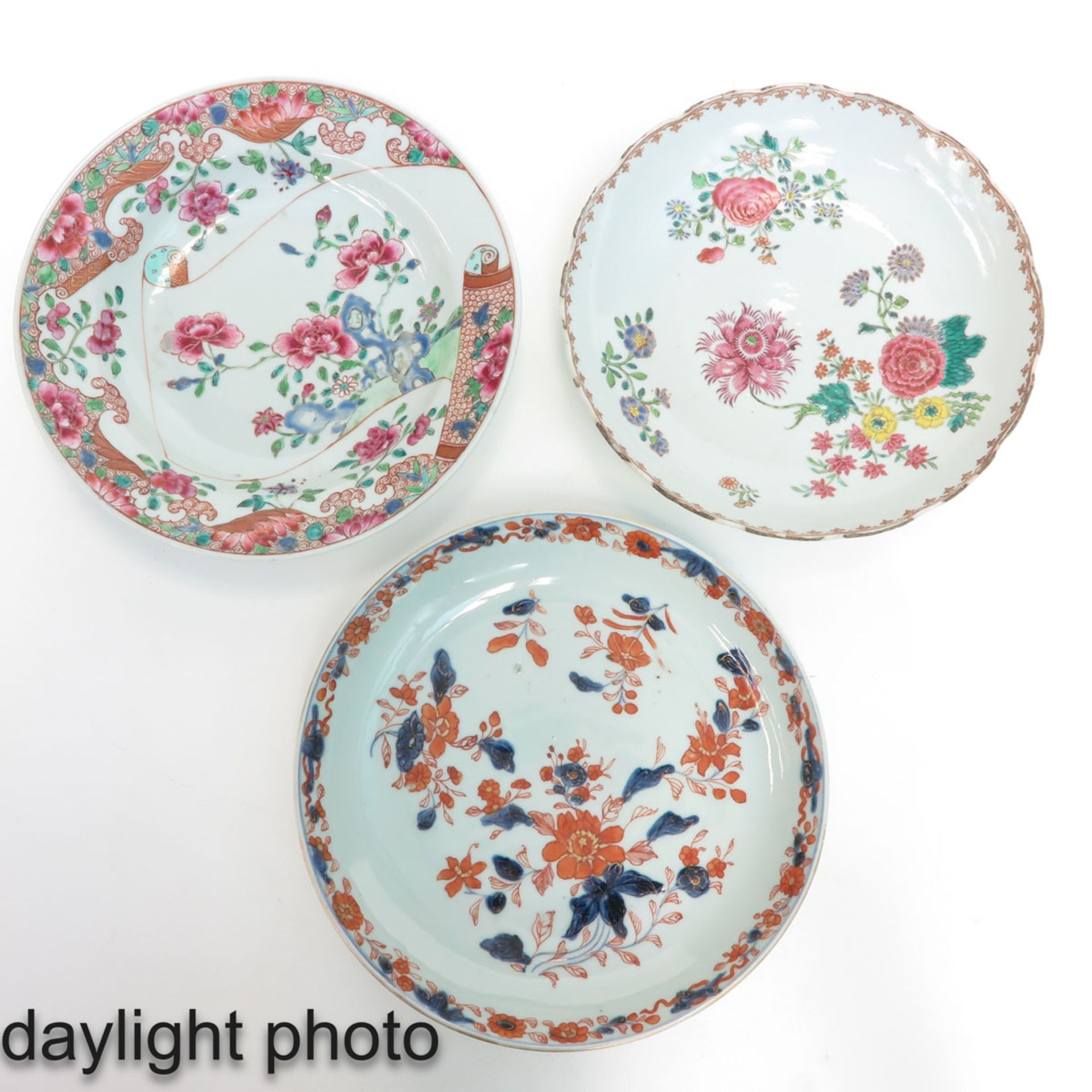 A Collection of 3 Plates - Bild 9 aus 10