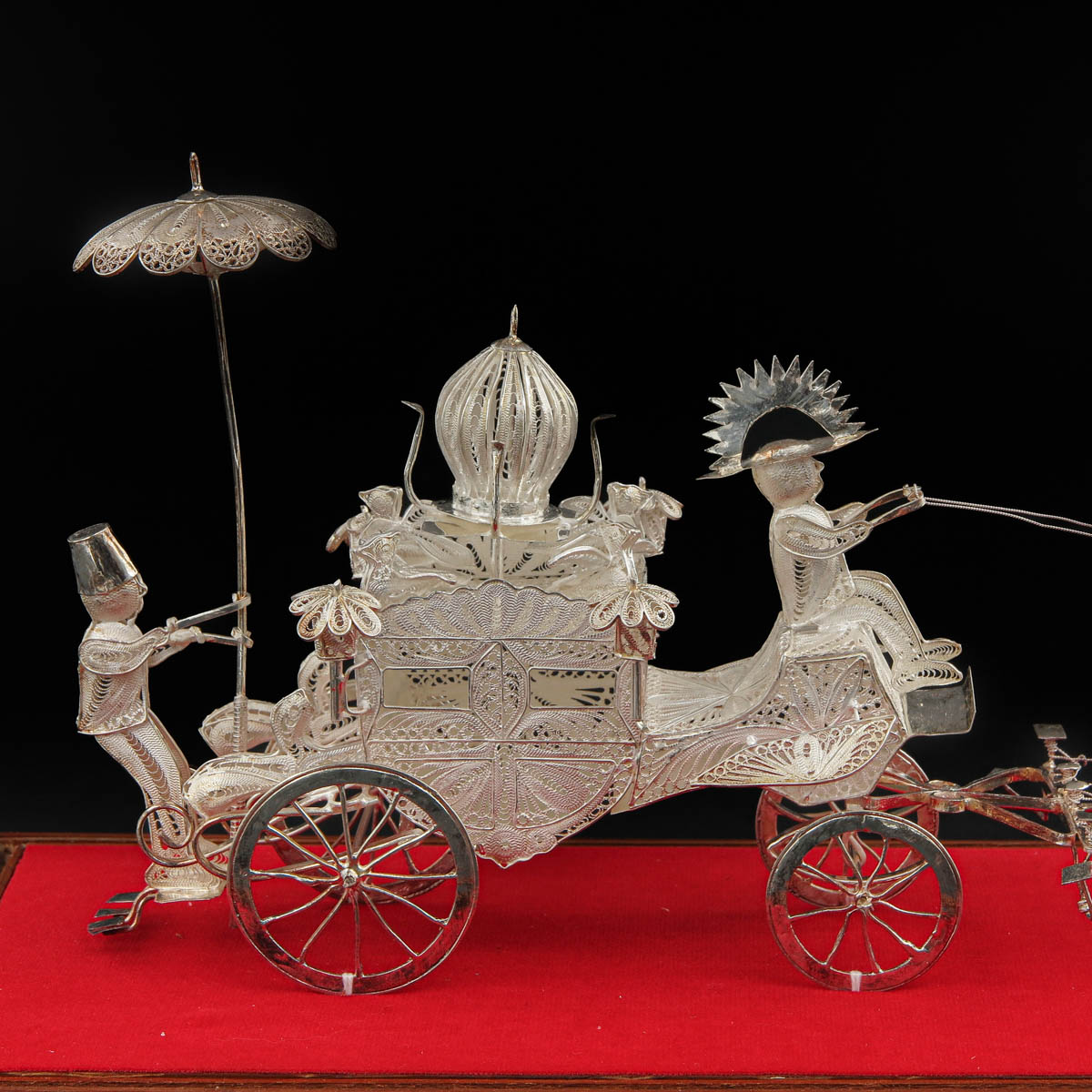 A Miniature Carriage - Image 10 of 10