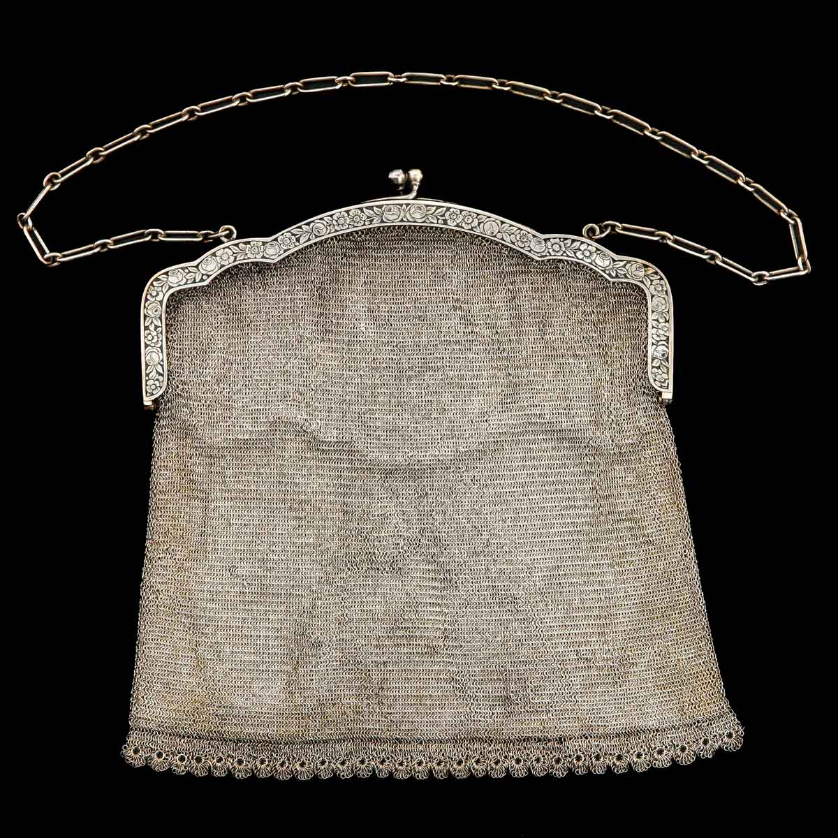 A Collection of Chain Purses - Image 4 of 9