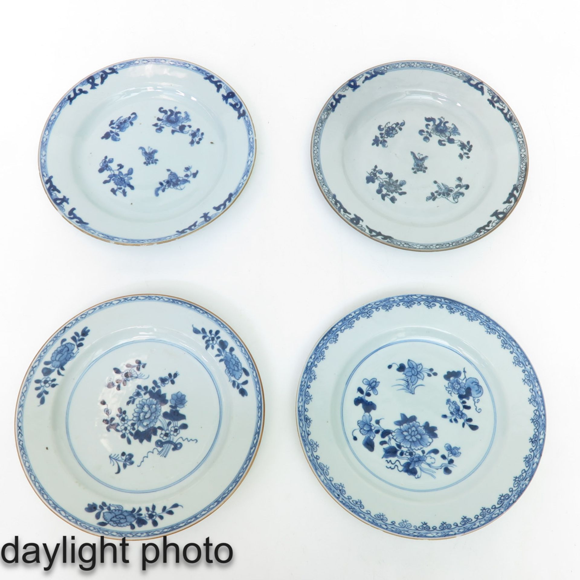 A Collection of 6 Blue and White Plates - Bild 9 aus 10