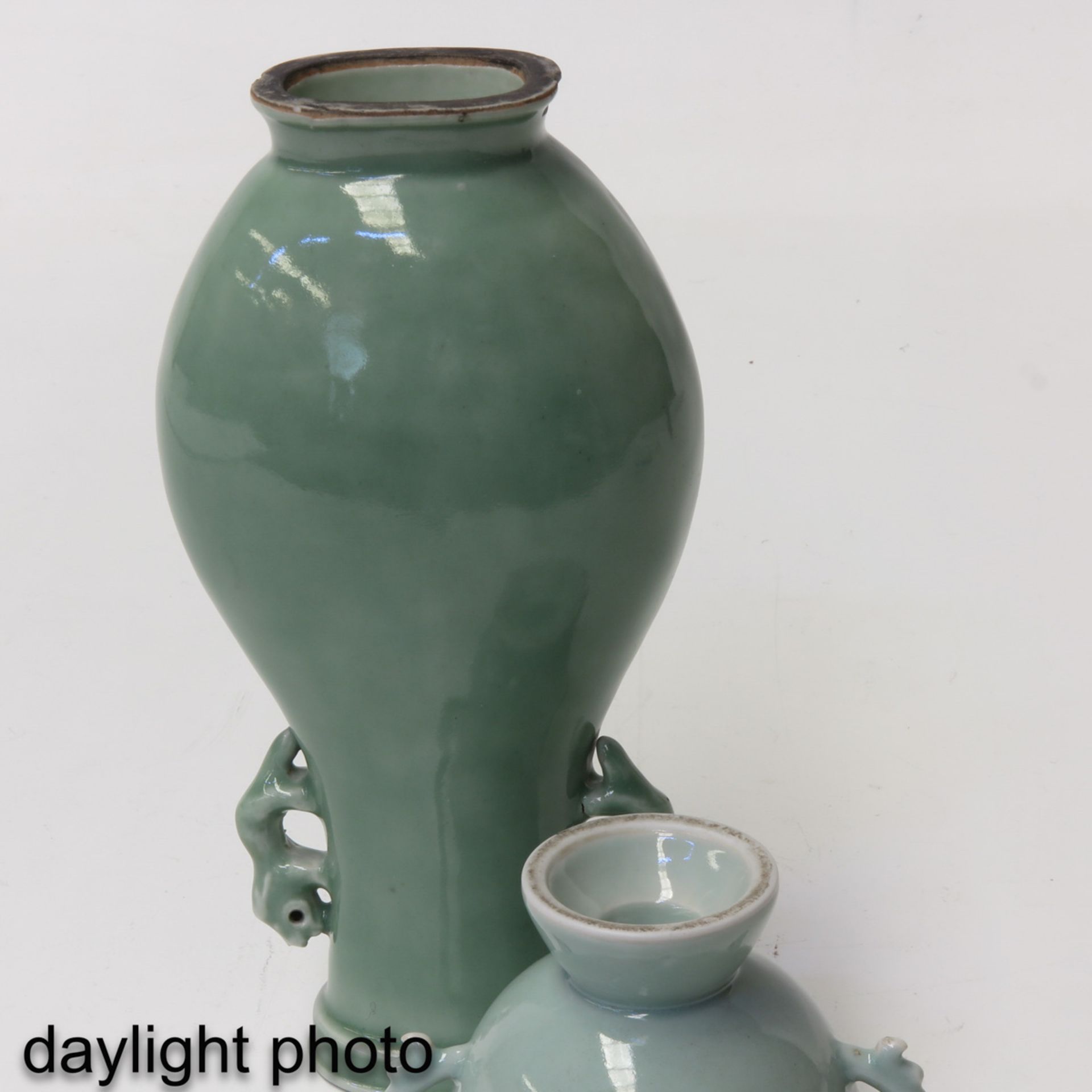 A Celadon Vase and Stemmed Cup - Image 8 of 10