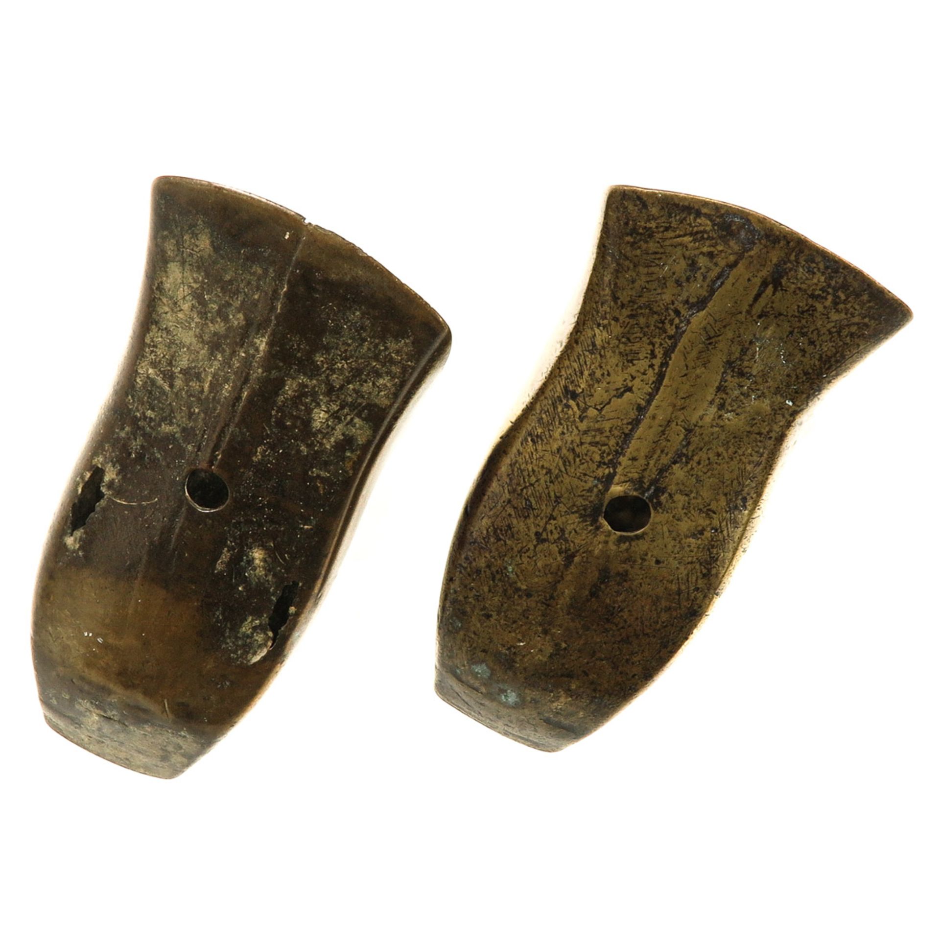 A Pair of 17th Century Bronze Boots - Bild 7 aus 9