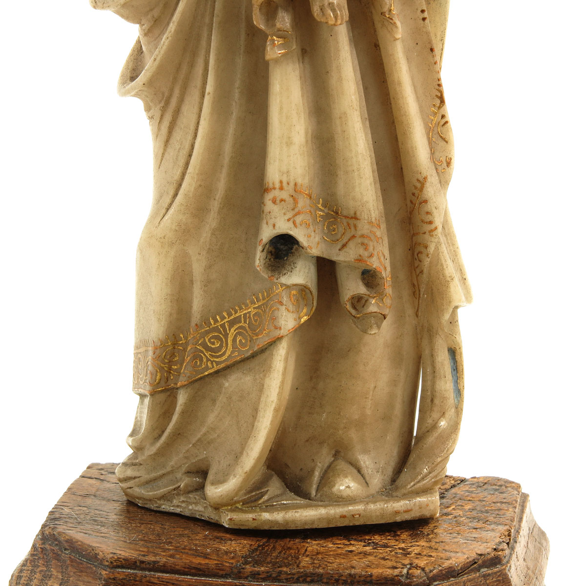 A 17th Century Sculpture of Madonna with Child - Image 8 of 8