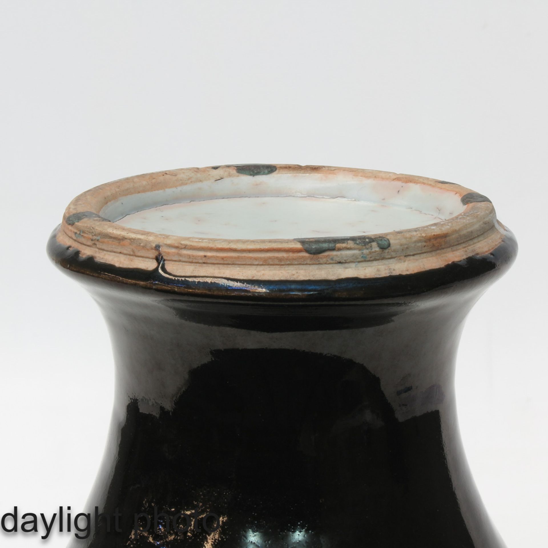 A Tea Dust Decor Baluster Vase - Image 8 of 9