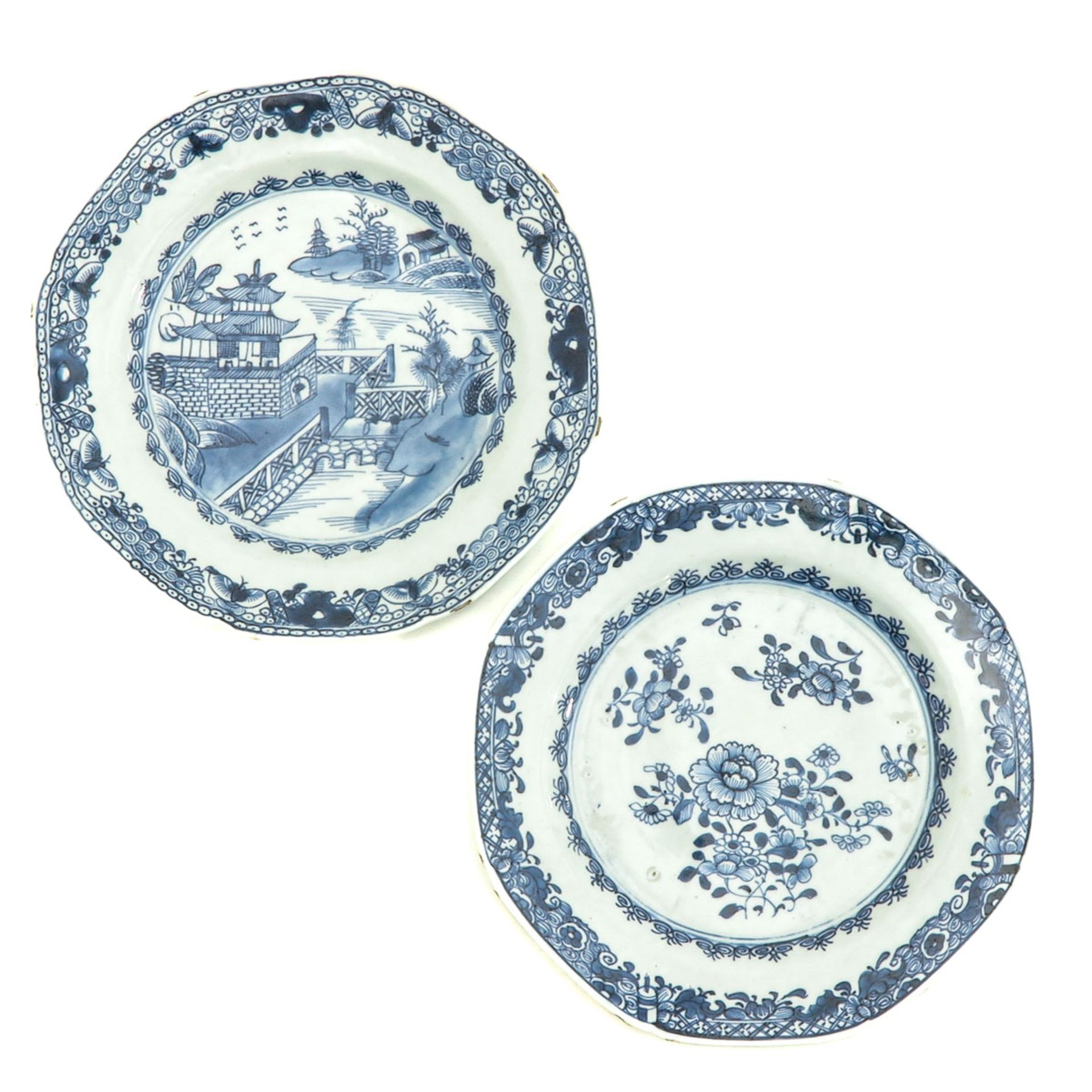 A Collection of 5 Blue and White Plates - Image 5 of 10