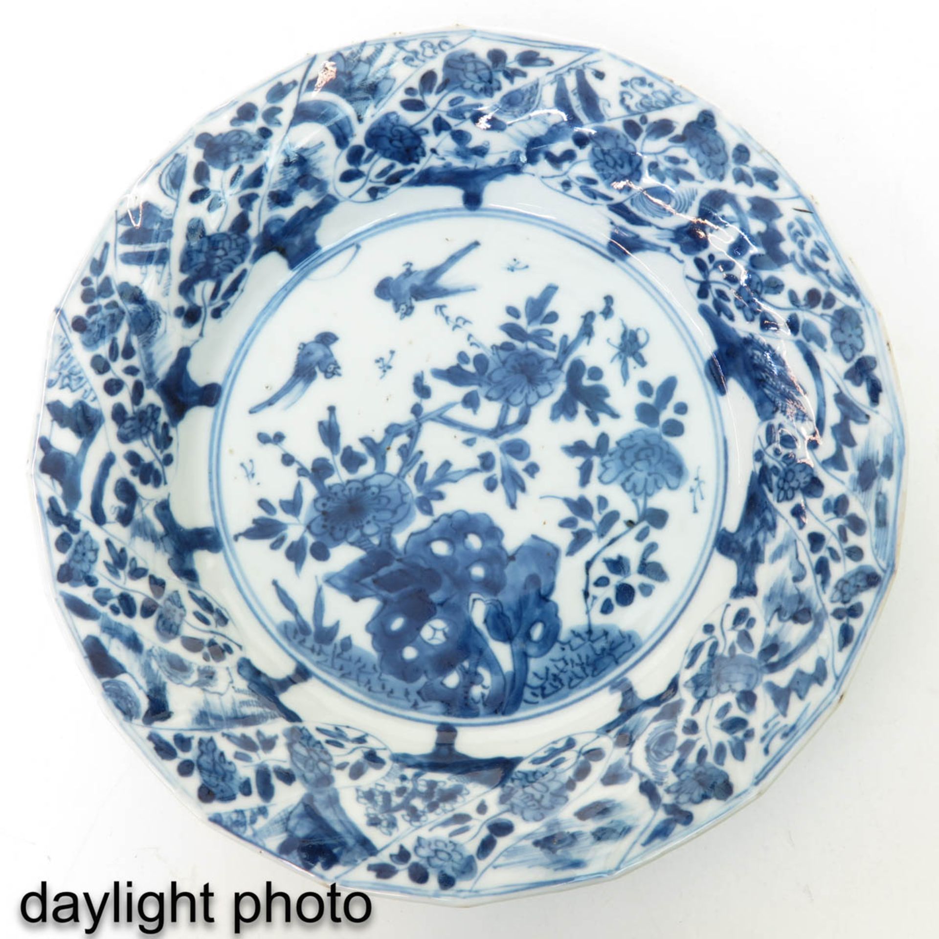 A Blue and White Plate - Bild 3 aus 6