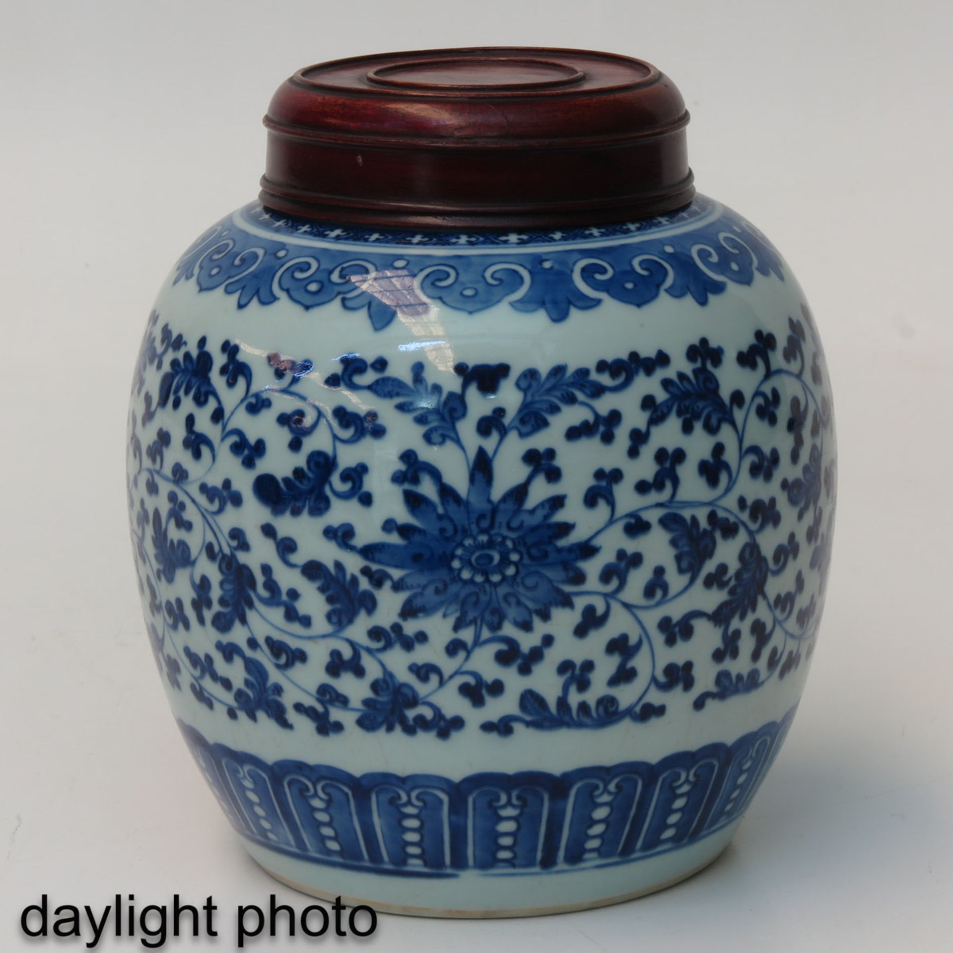 A Blue and White Ginger Jar - Image 7 of 9