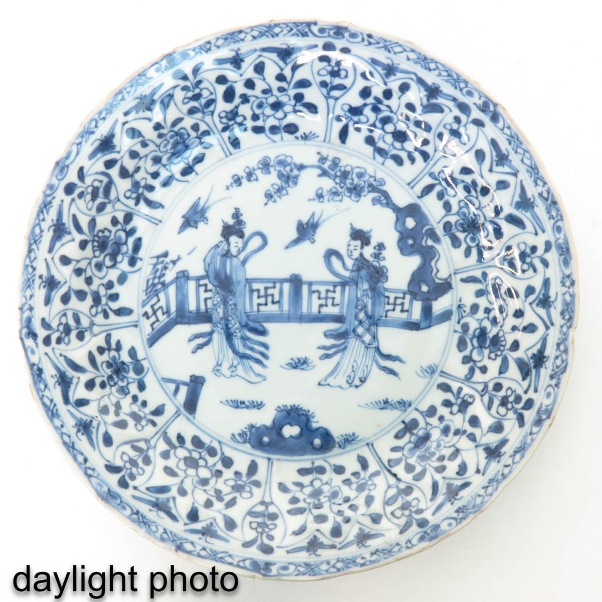 A Pair of Blue and White Plates - Image 7 of 9