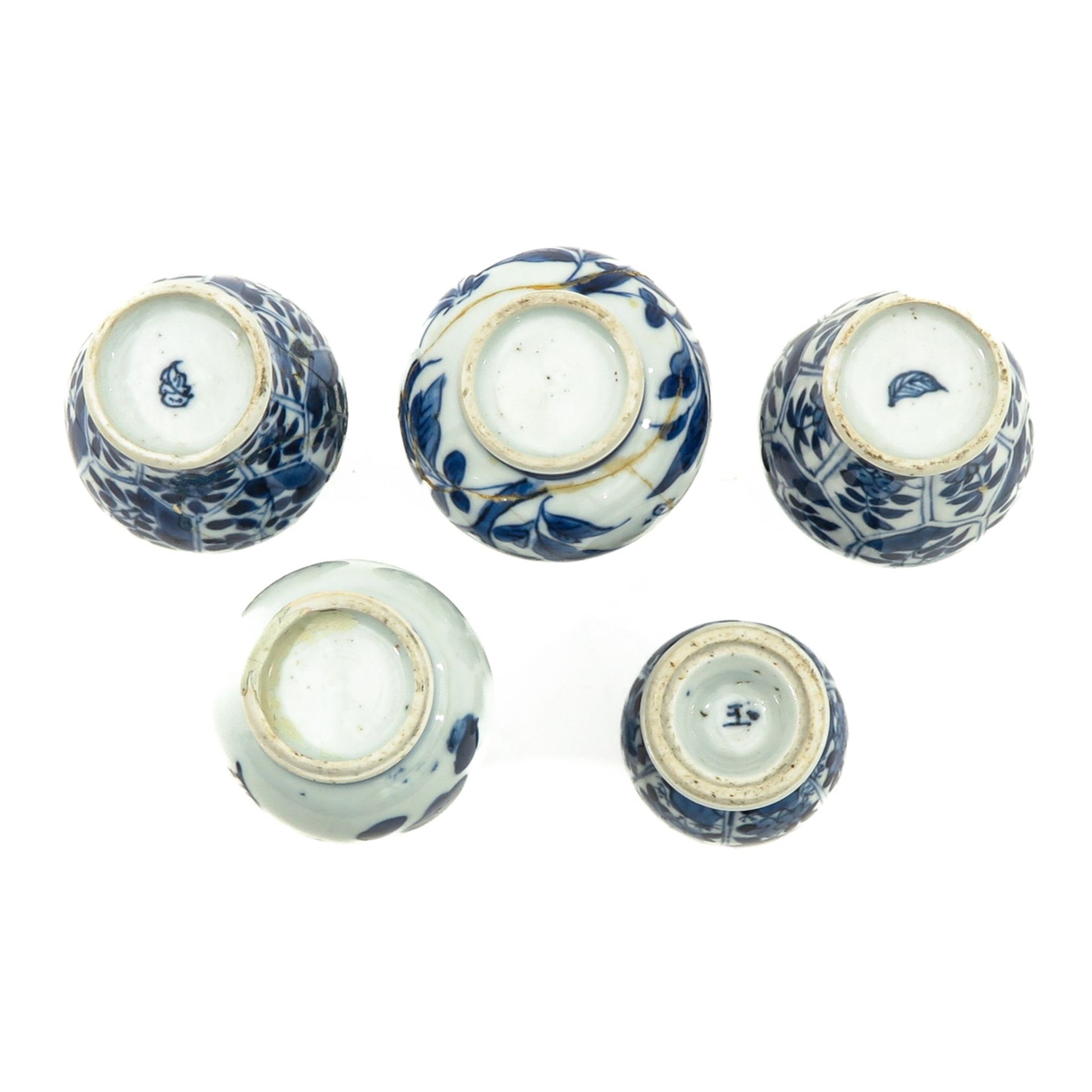 A Collection of 5 Miniature Vases - Bild 6 aus 9