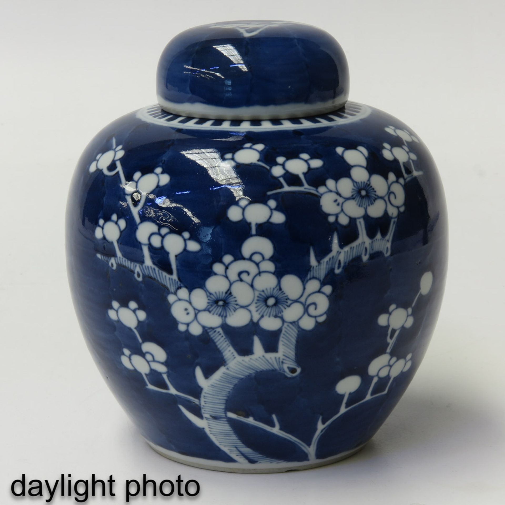 A Pair of Ginger Jars - Image 7 of 9