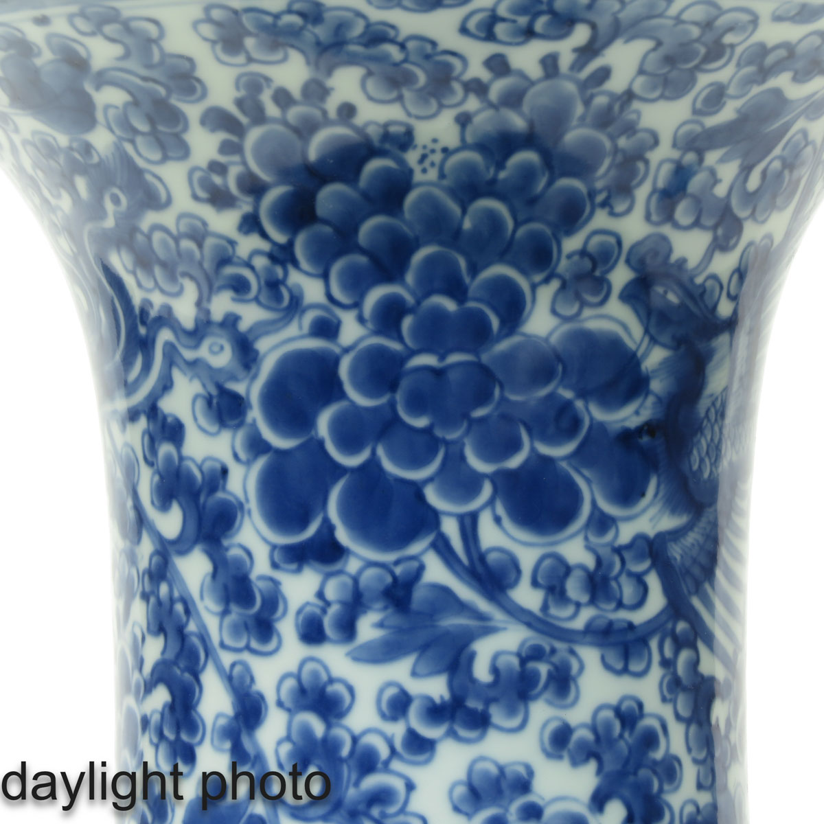 A Blue and White Yen Yen Vase - Image 10 of 10