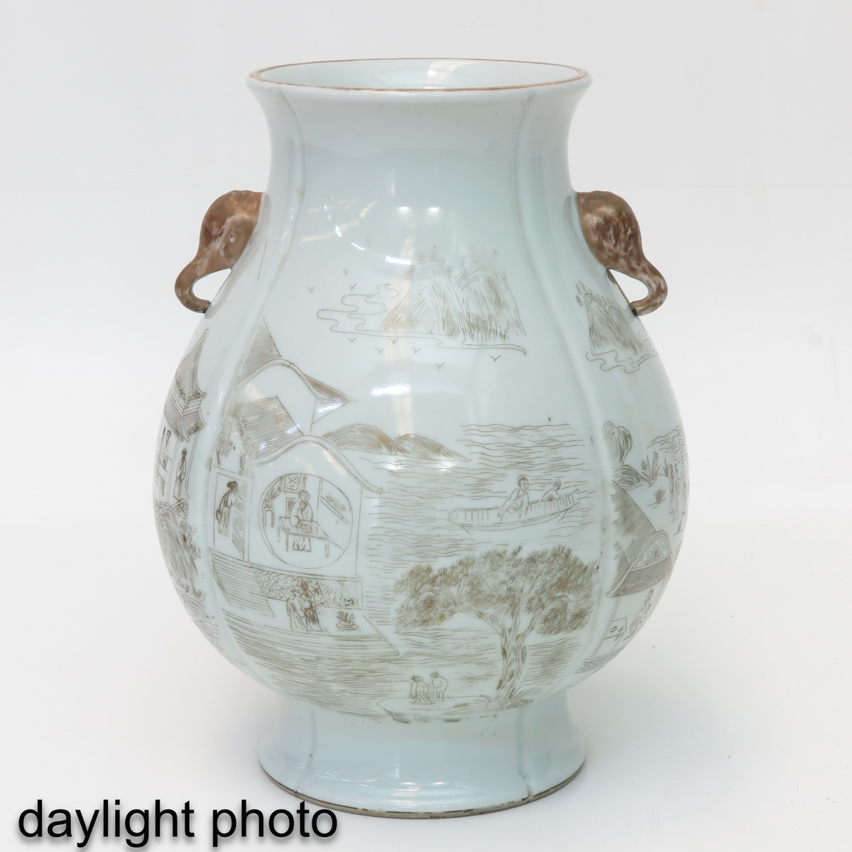 A Landscape decor Hu Vase - Image 7 of 10