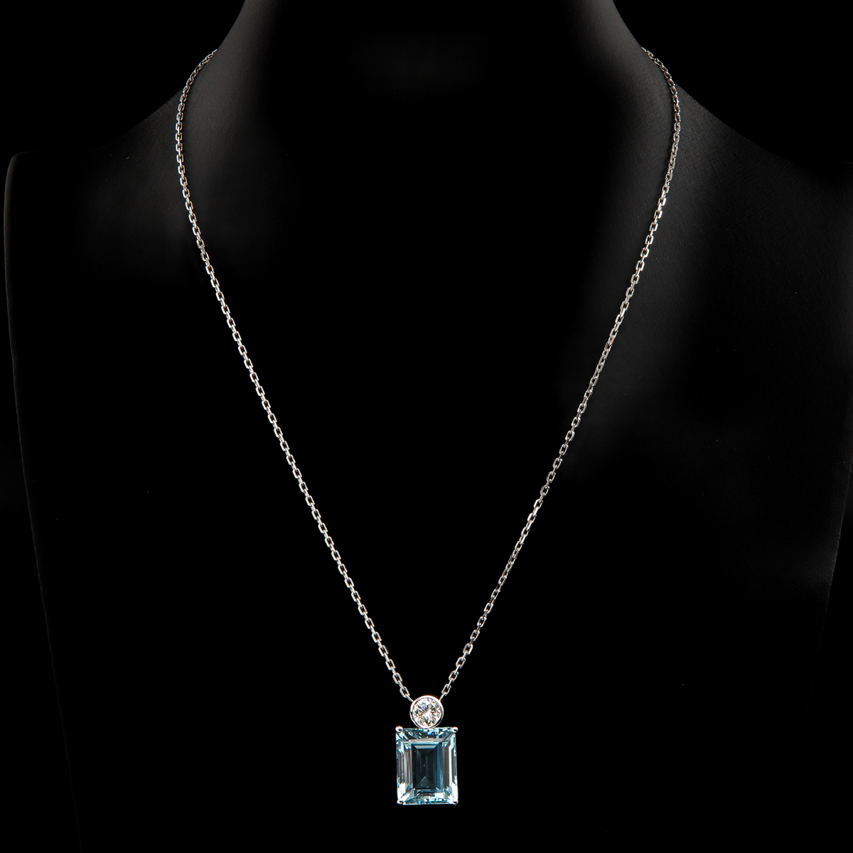 A Necklace with Emerald Cut Aquamarine and Diamond Pendant - Image 2 of 6