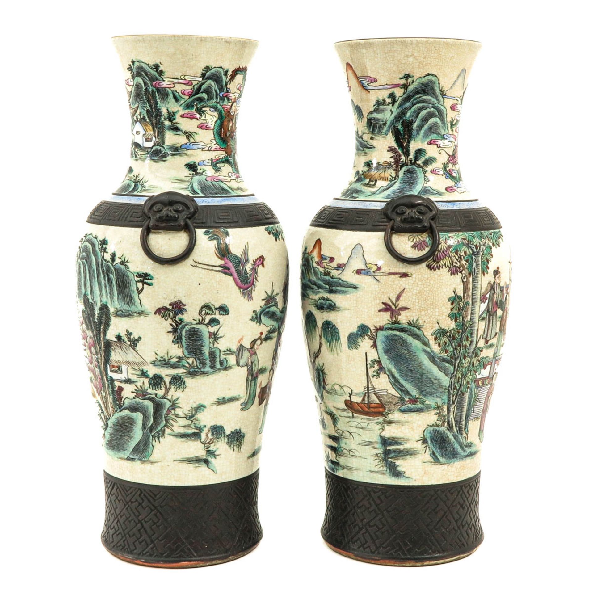 A Pair of Nanking Crackle Glazed Vases - Bild 4 aus 10
