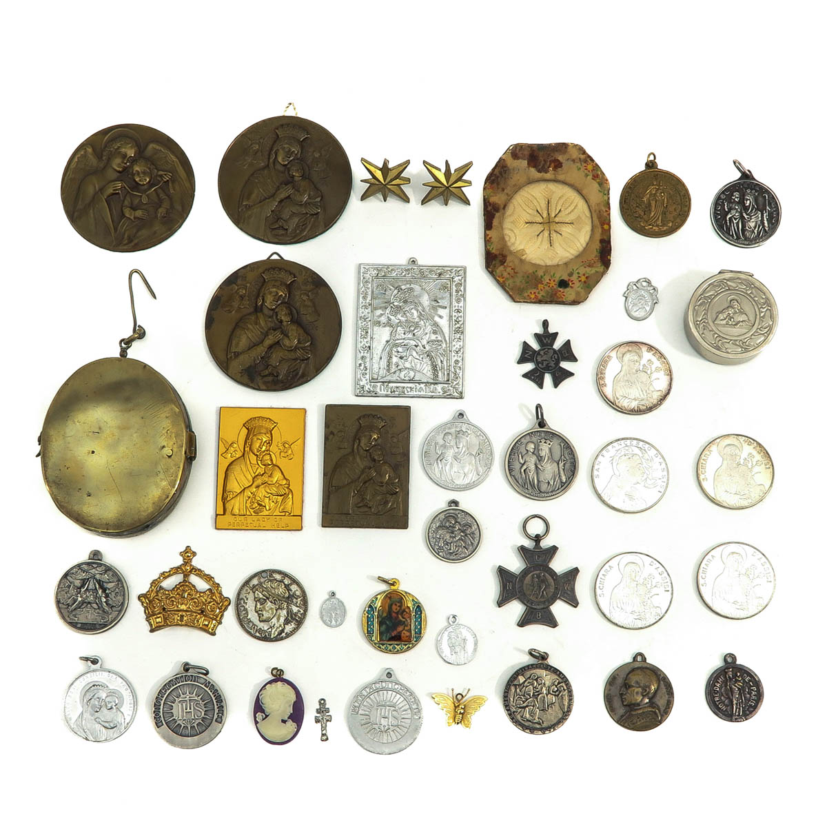 A Collection of Religious Items - Image 2 of 9