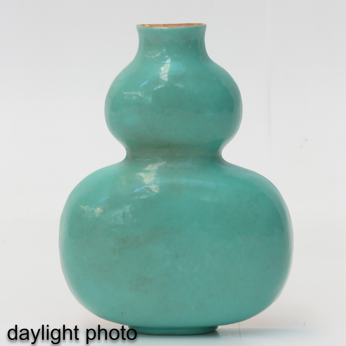 A Green Glaze Wall Vase - Image 7 of 10