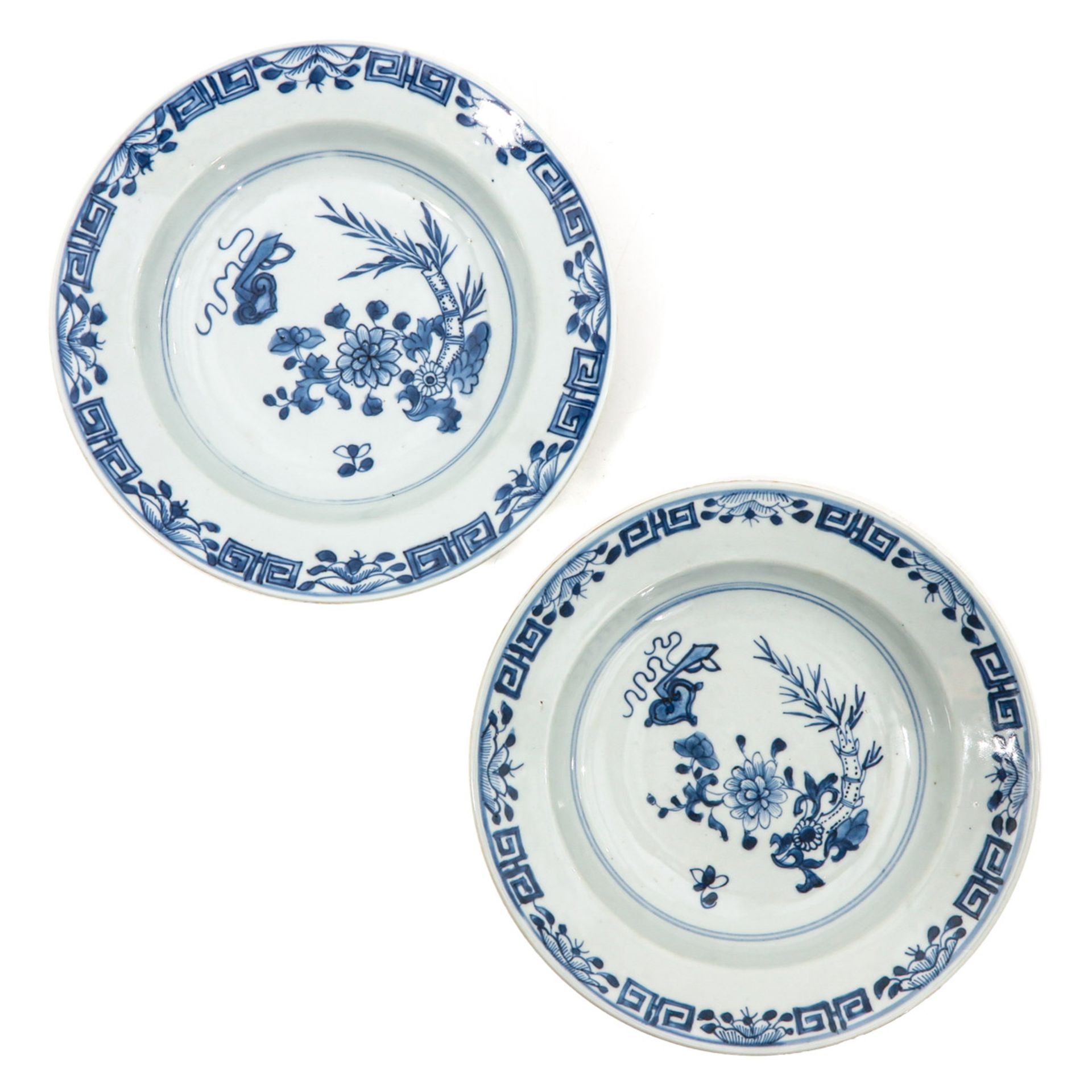 A Collection of 6 Blue and White Plates - Image 3 of 10