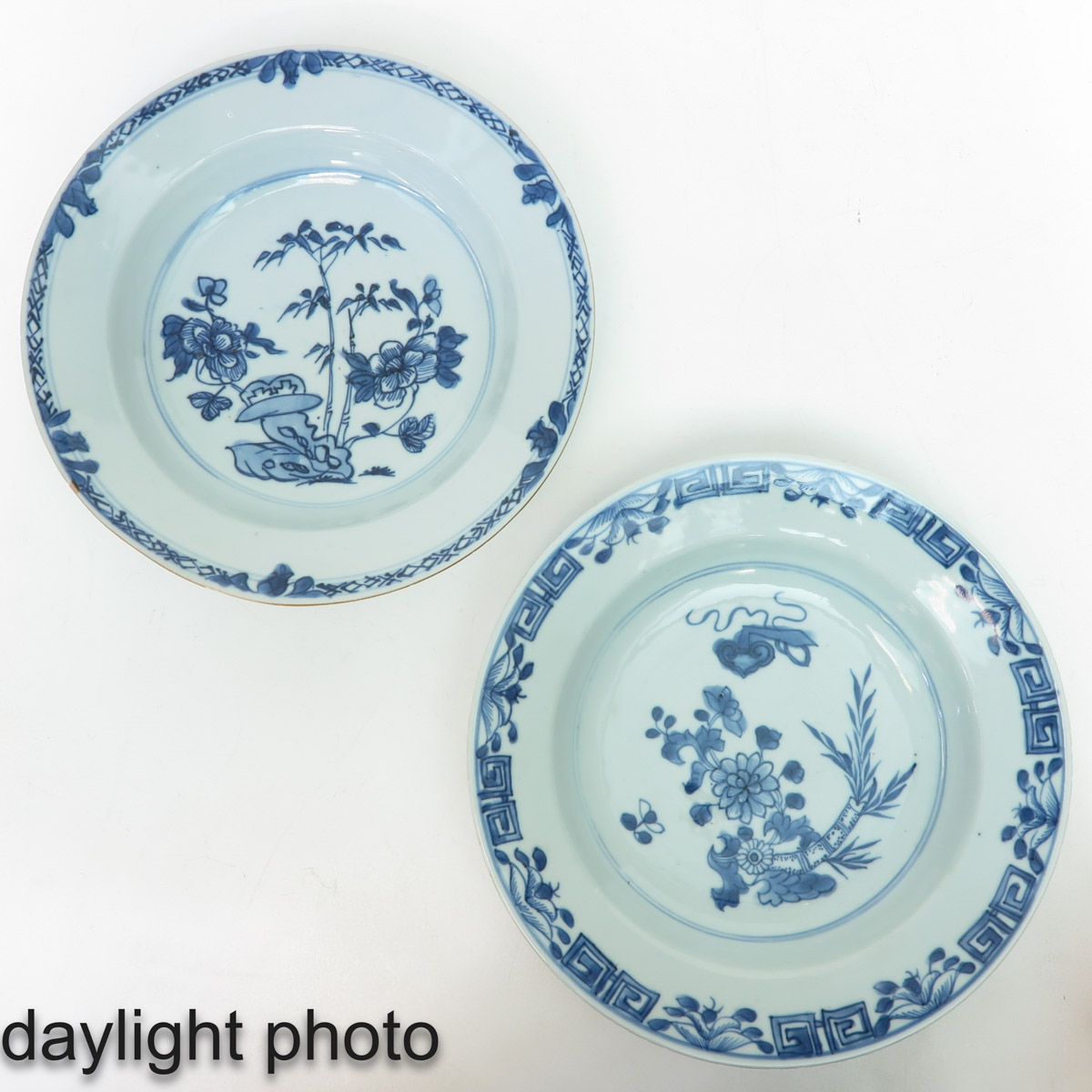 A Collection of 6 Blue and White Plates - Image 9 of 10