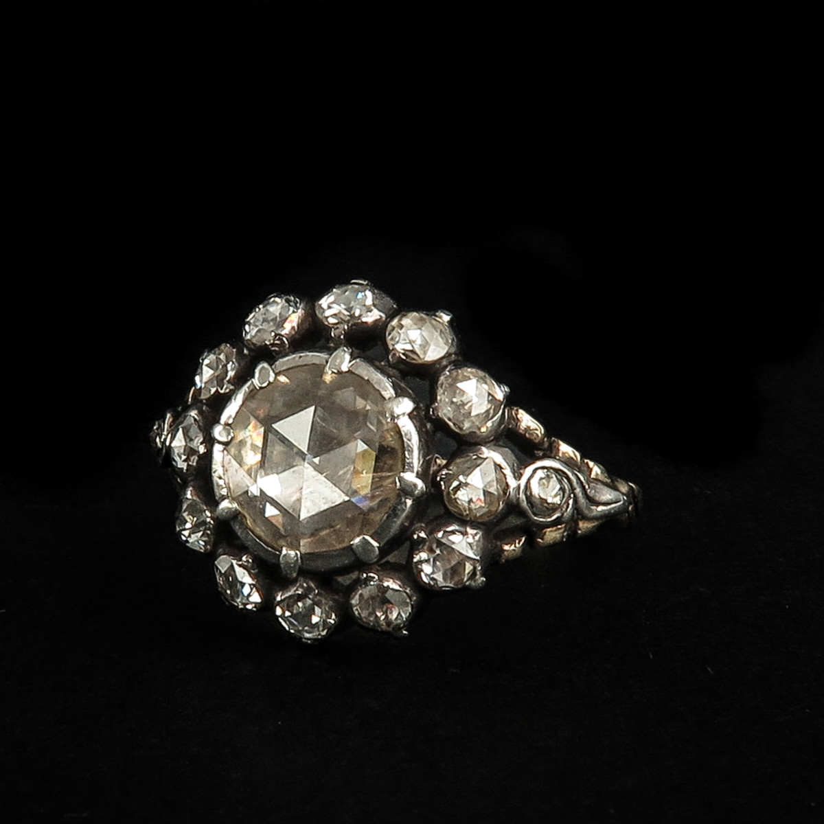 A Ladies 19th Century Ring