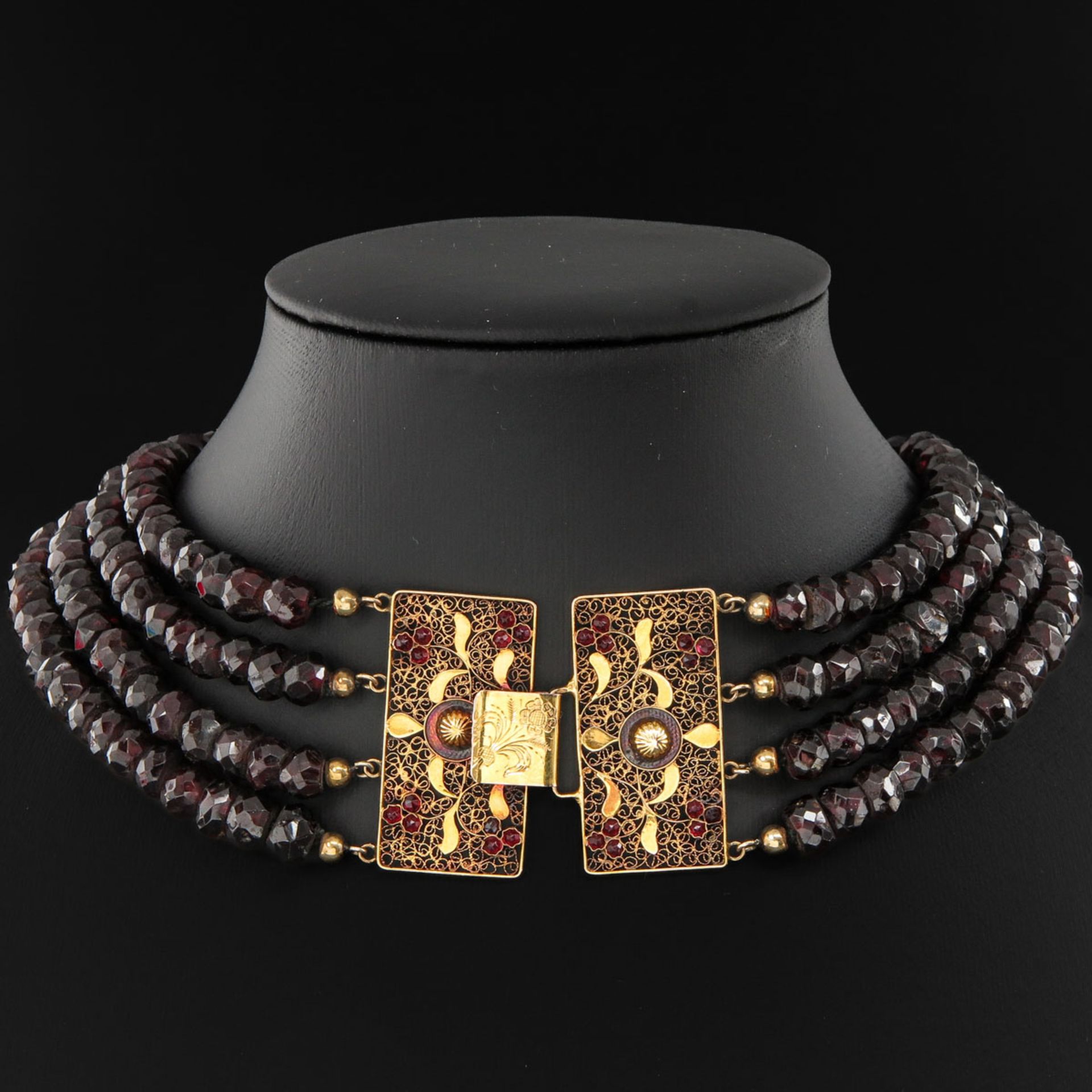 A Garnet Necklace