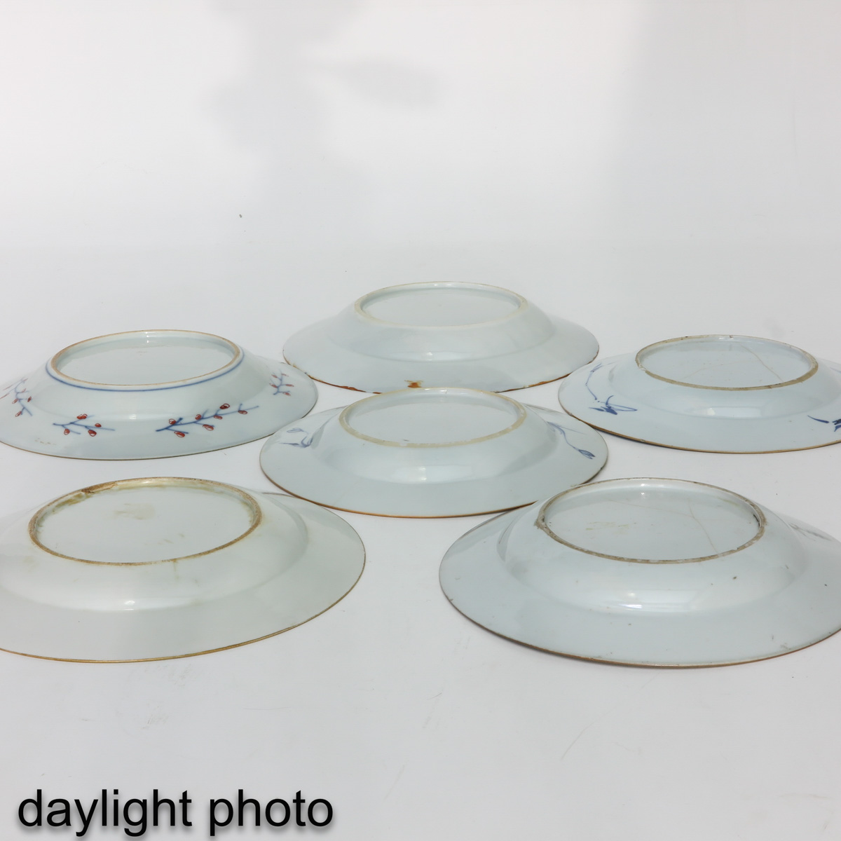 A Collection of 14 Plates - Image 10 of 10