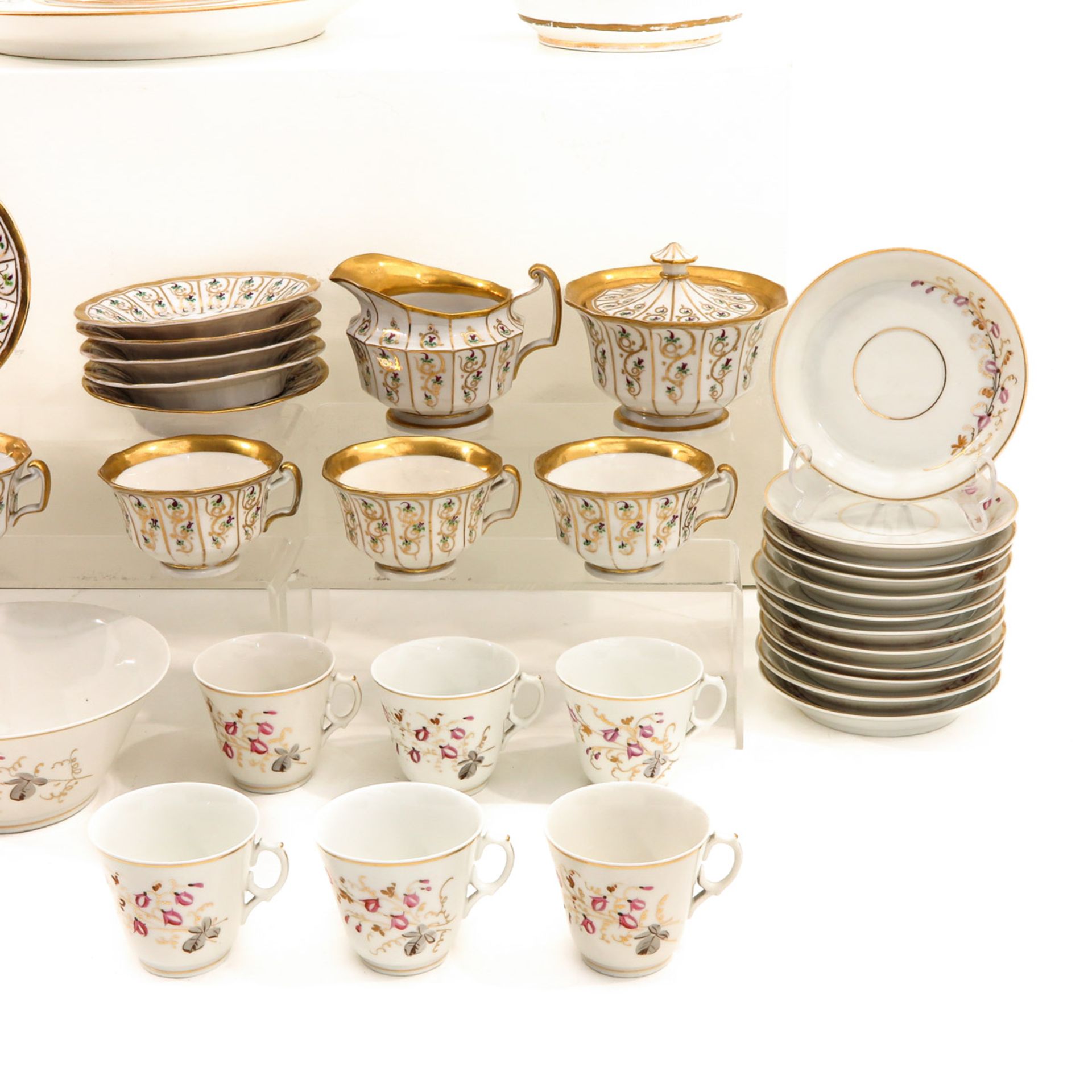 A Collection of Porcelain - Bild 7 aus 9