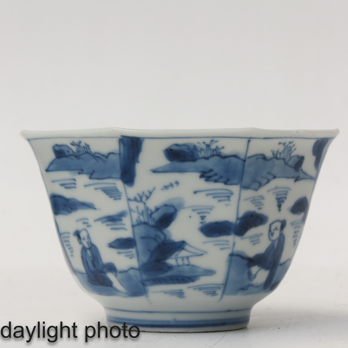 A Lot of 2 Blue and White Cups - Image 10 of 10