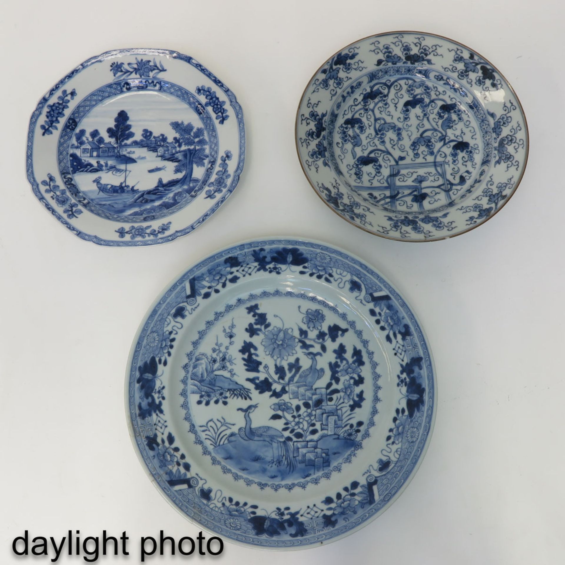 A Collection of 11 Plates - Image 9 of 10