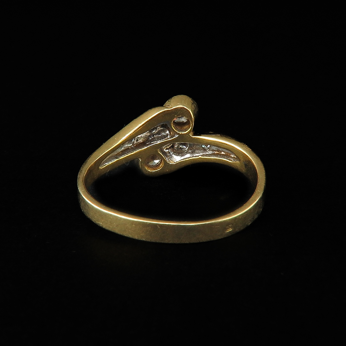 A Ladies Diamond Ring - Image 2 of 4