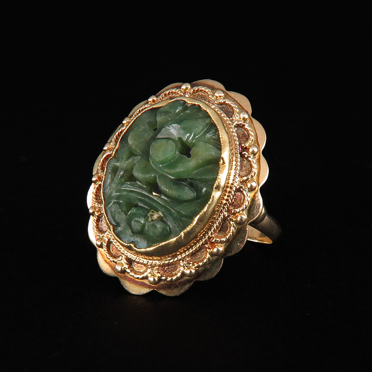 A Ladies Jade Ring