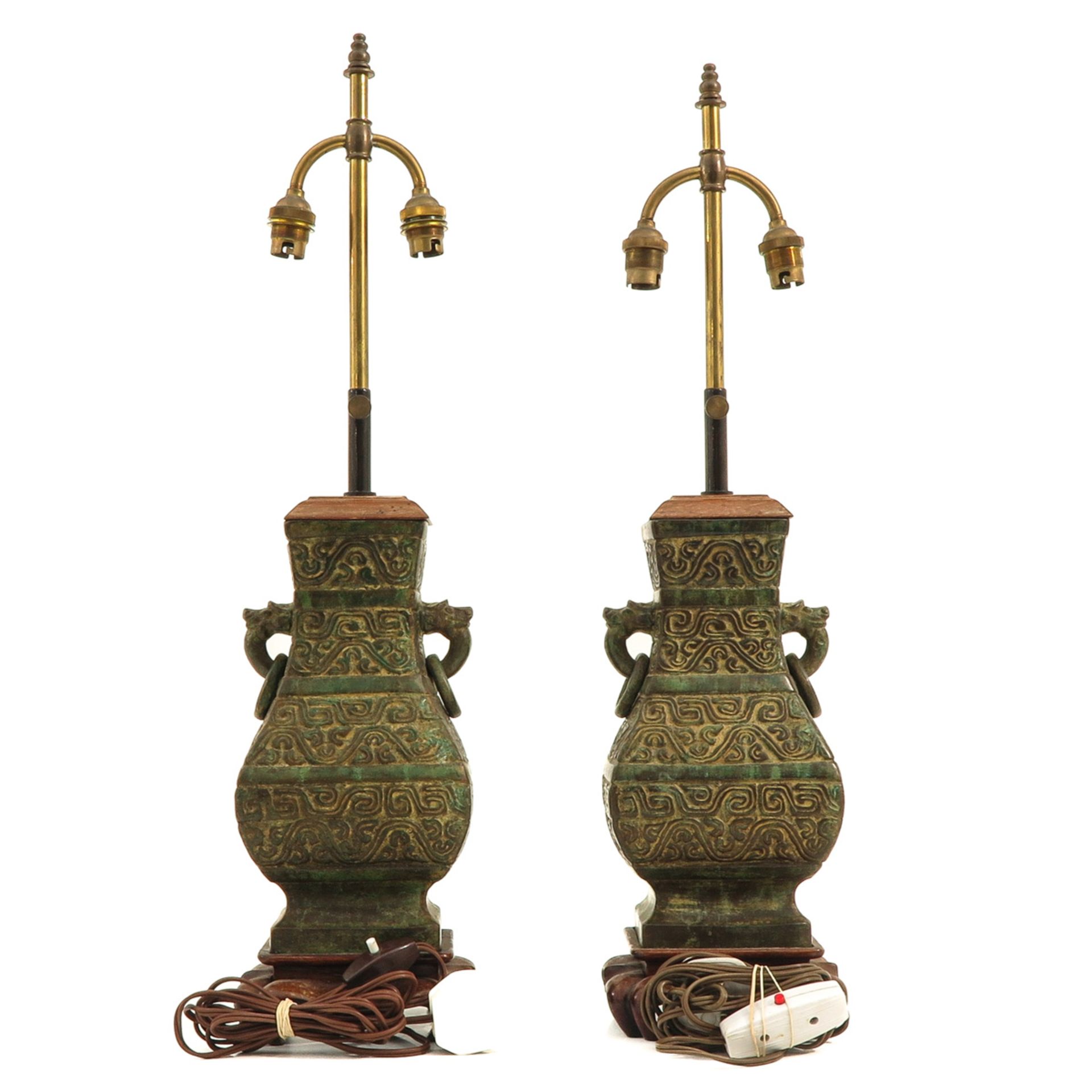 A Pair of Bronze Lamps - Bild 3 aus 10