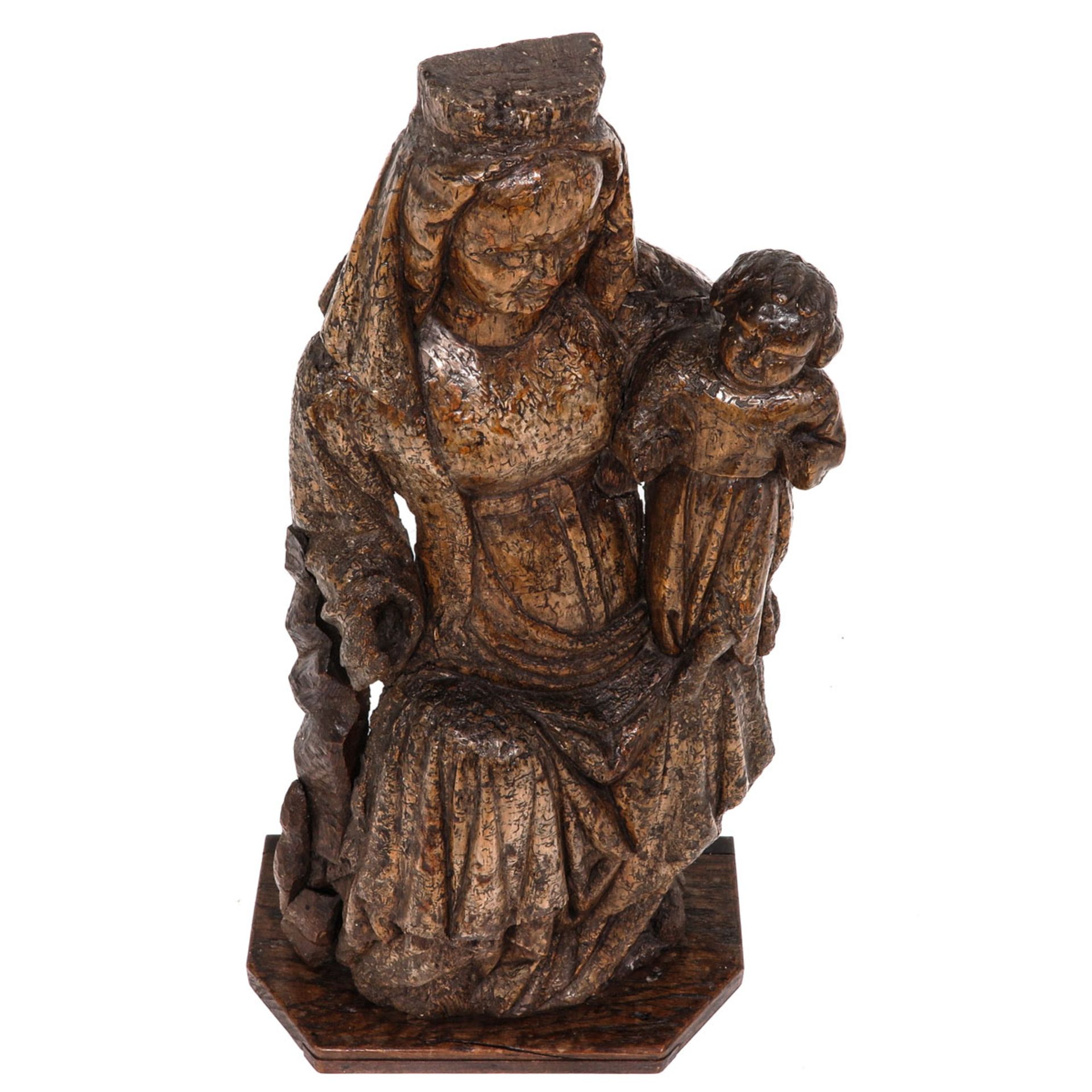 A 14th Century Sculpture of Madonna and Child - Bild 5 aus 10