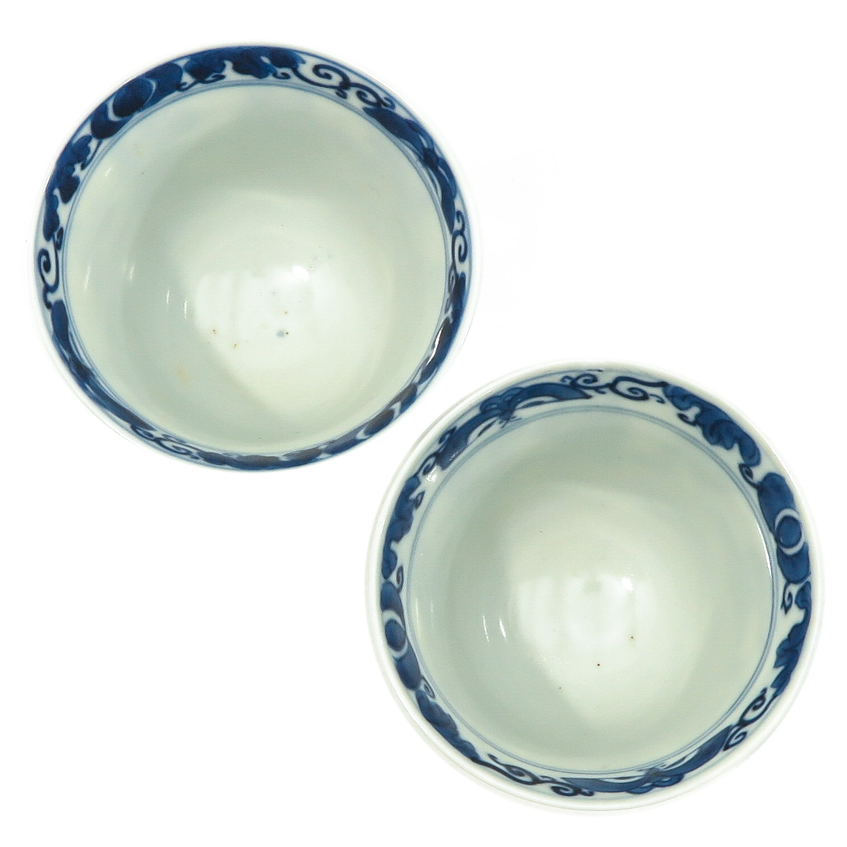A Pair of Blue and White Cups - Image 5 of 10