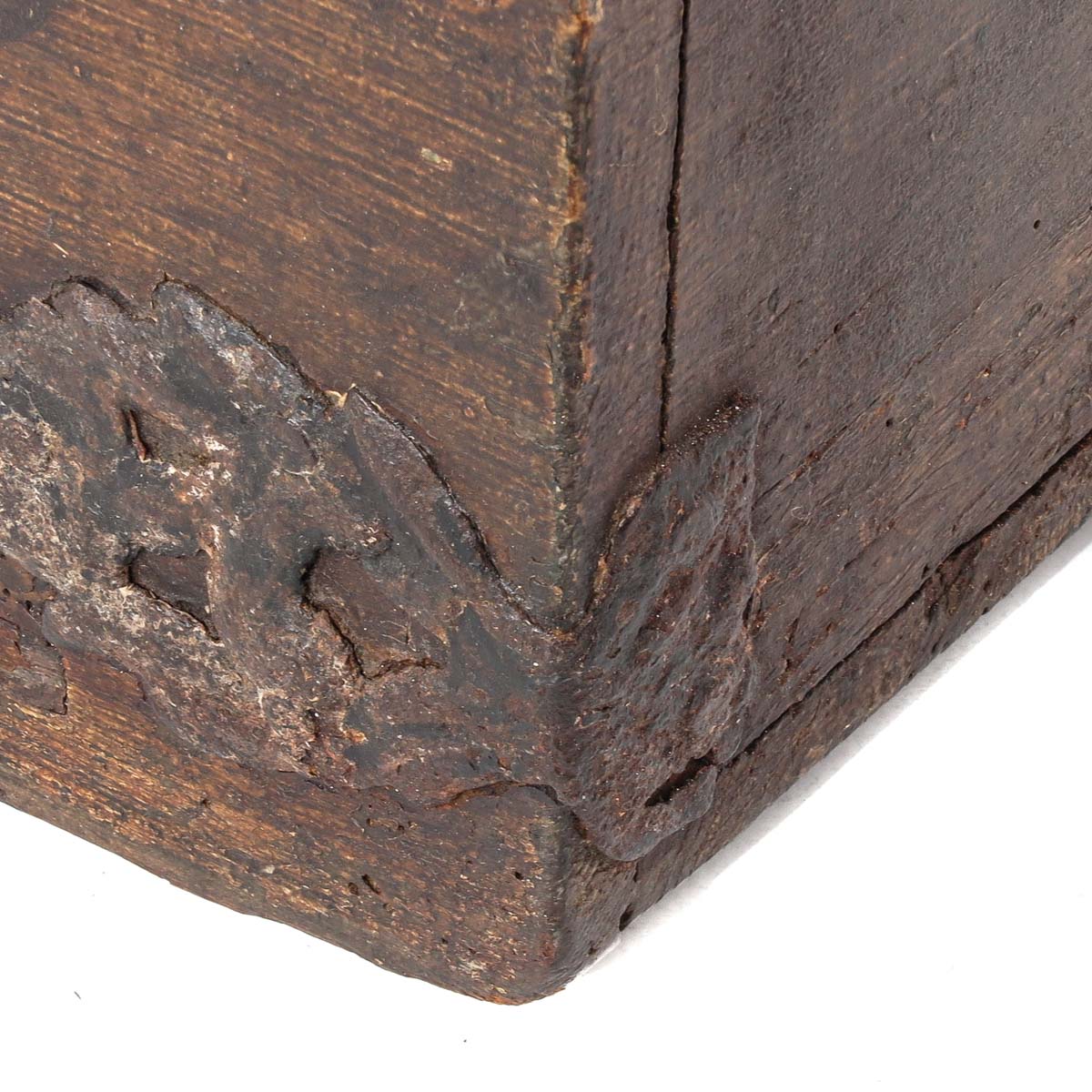 An 18th Century Ship's Chest - Image 9 of 10