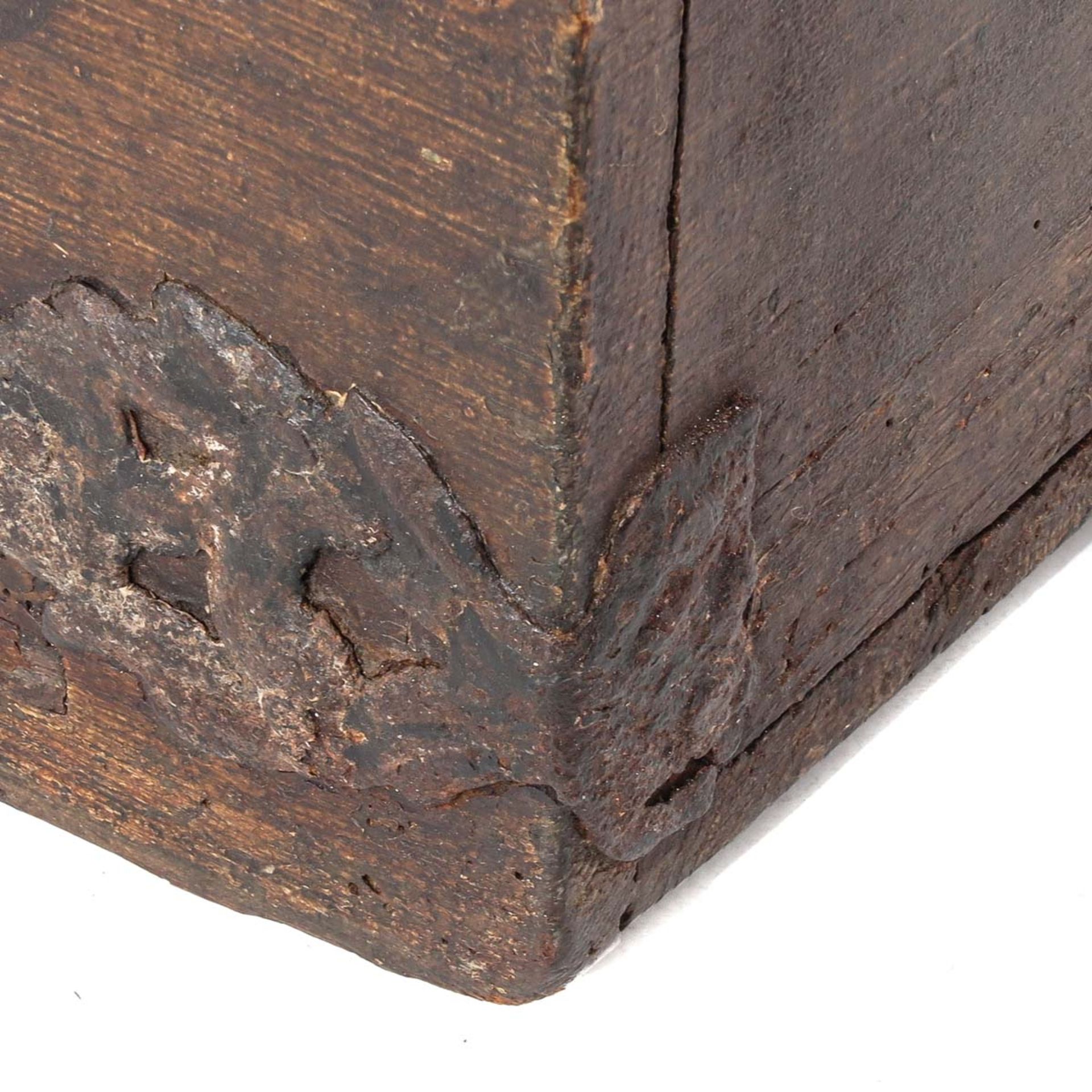 An 18th Century Ship's Chest - Image 9 of 10