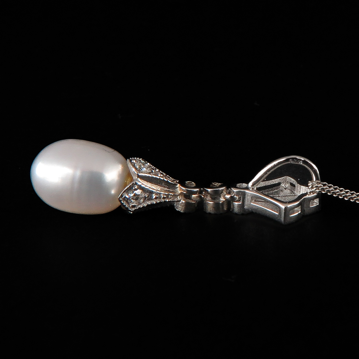 A Necklace with Pearl and Diamond Pendant - Image 6 of 6