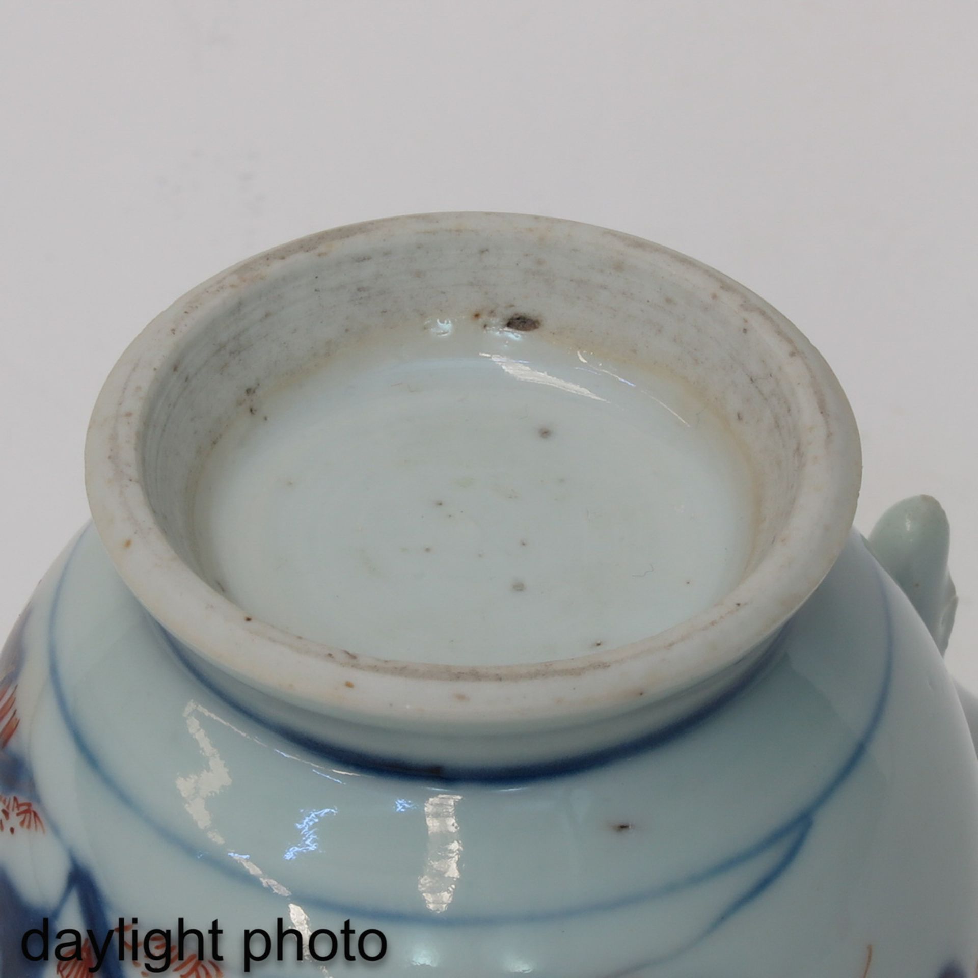 A Small Imari Pitcher - Bild 8 aus 9