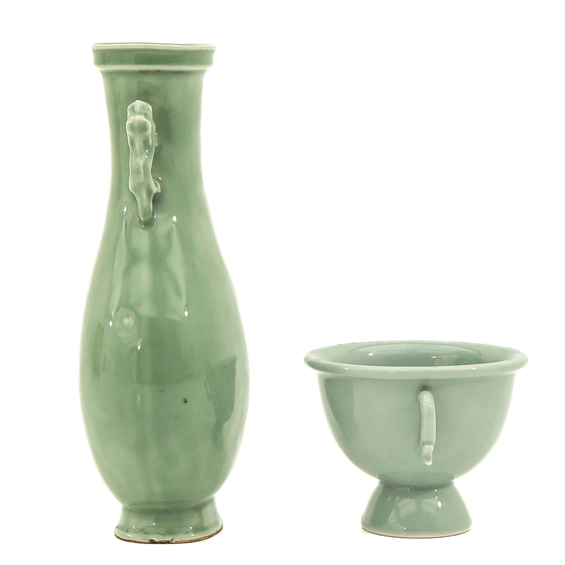 A Celadon Vase and Stemmed Cup - Bild 2 aus 10