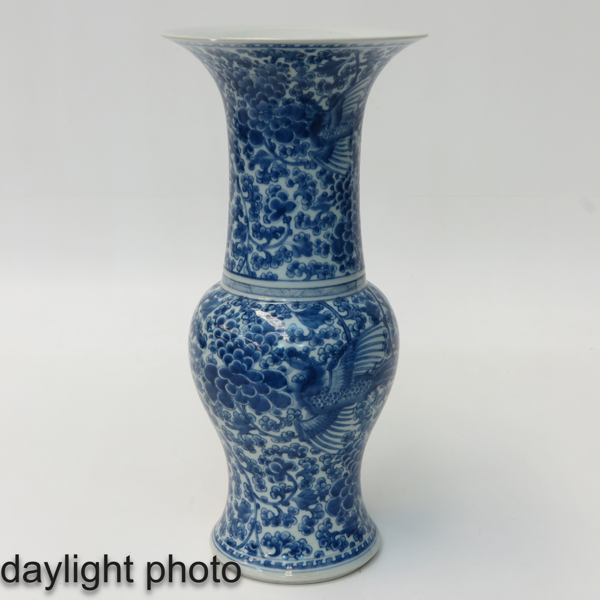 A Blue and White Yen Yen Vase - Image 7 of 10