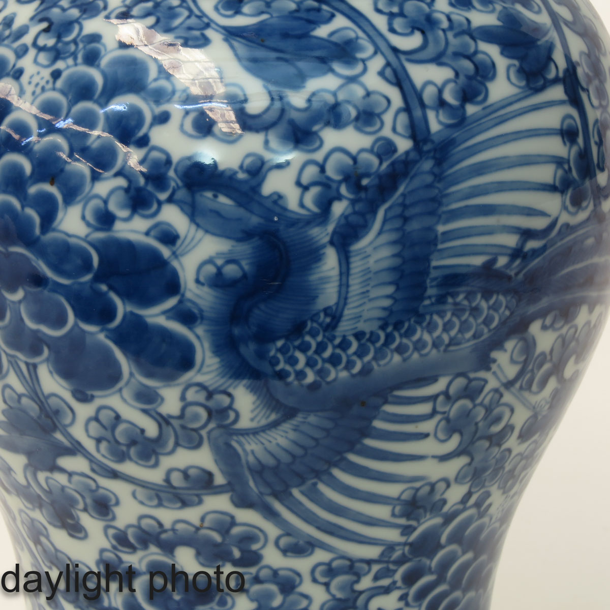 A Blue and White Yen Yen Vase - Image 9 of 10