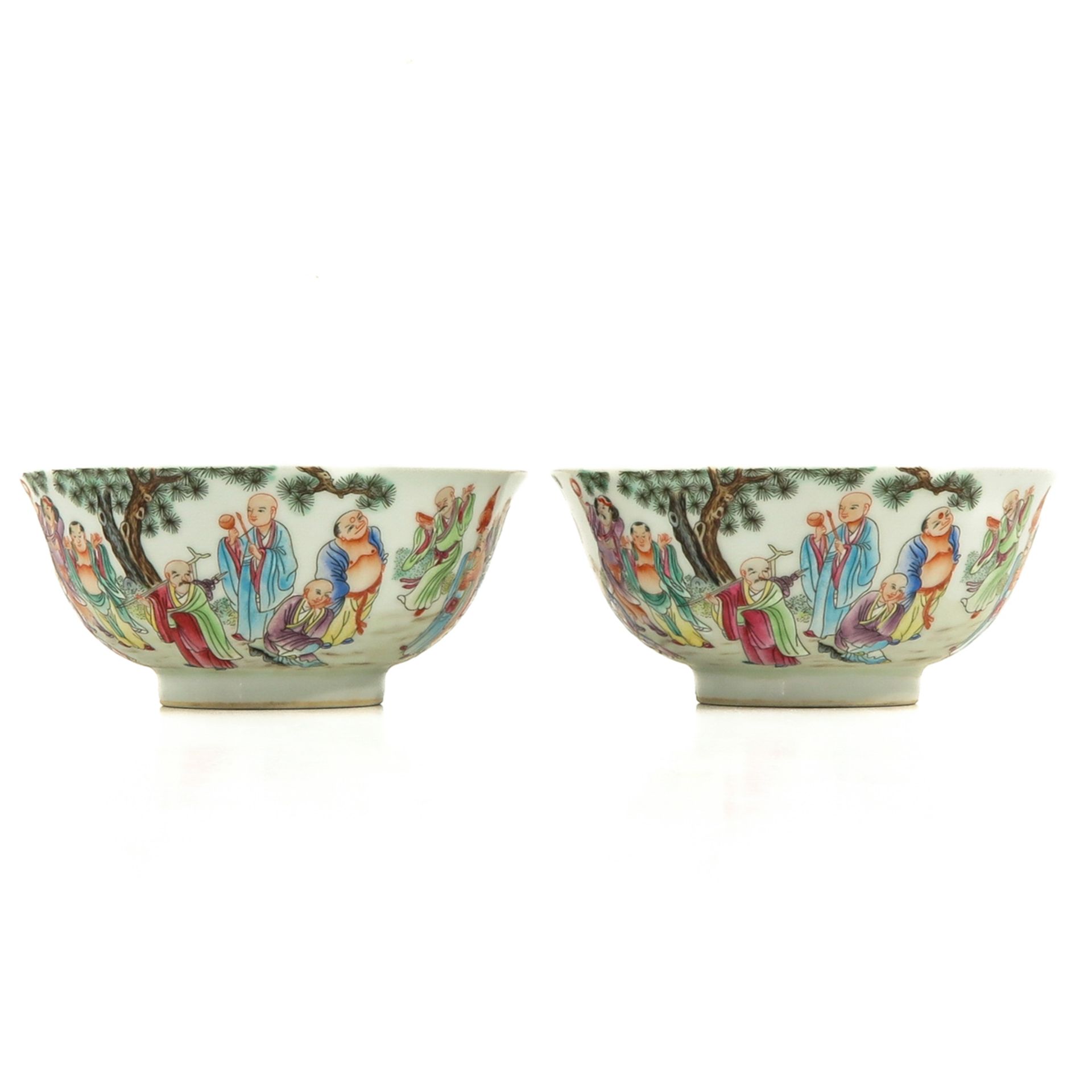 A Pair of Famille Rose Bowls - Image 2 of 10