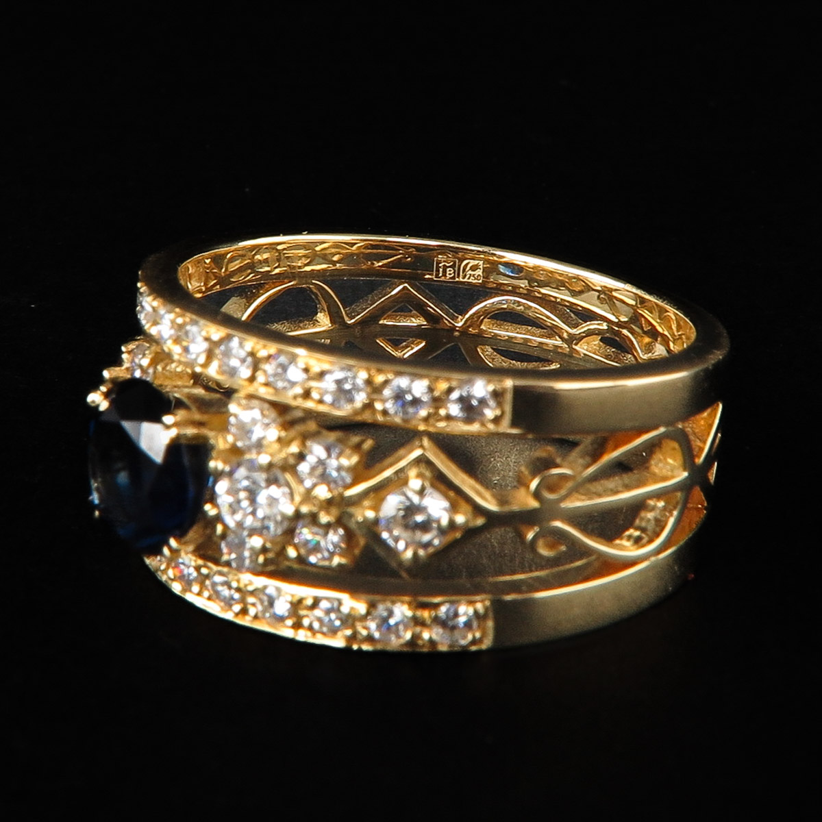 A Ladies 18k Gold Sapphire and Diamond Ring - Image 4 of 4