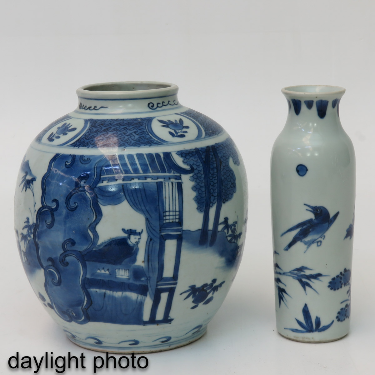 A Blue and White Jar and Vase - Image 7 of 10