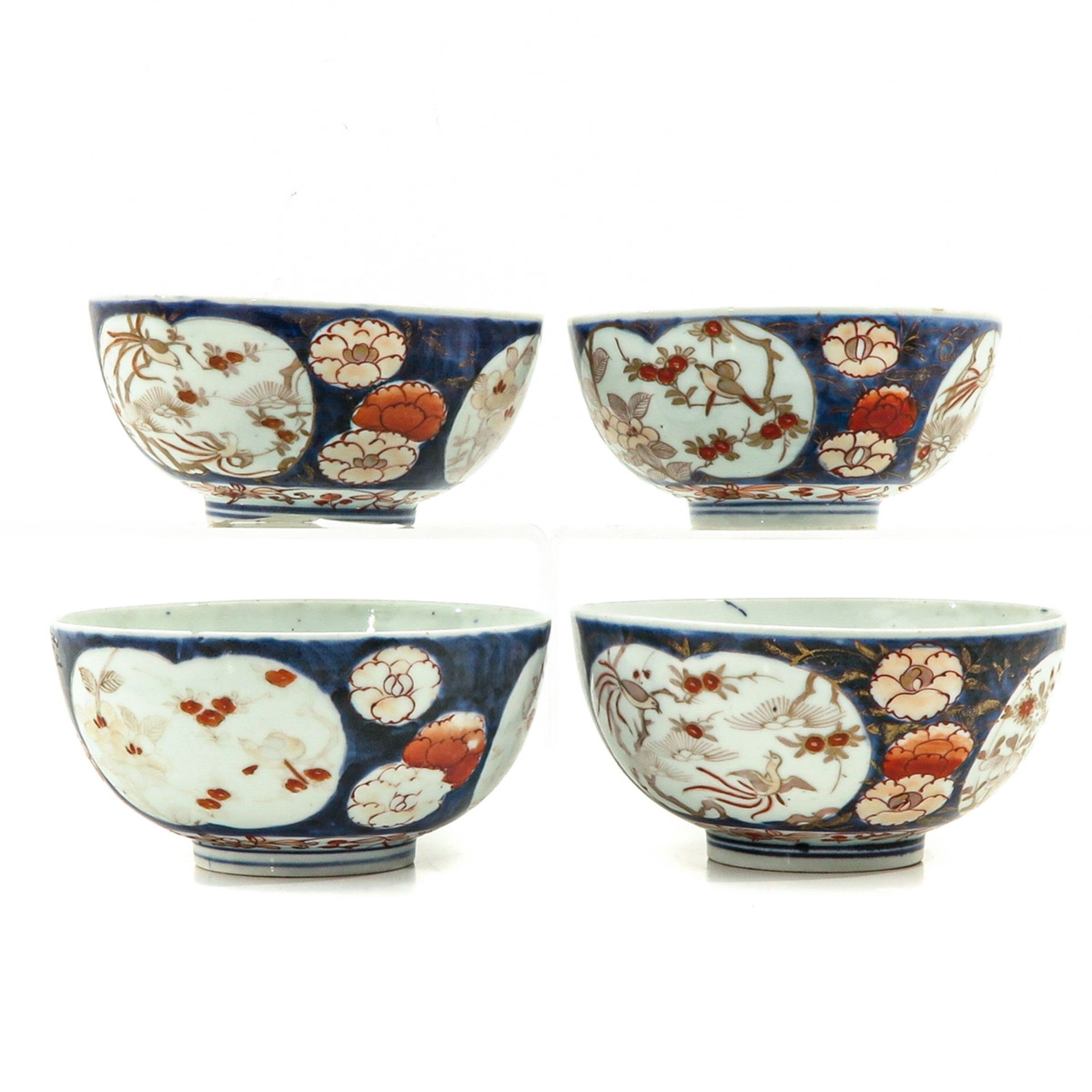 A Series of 4 Imari Bowls - Bild 4 aus 9