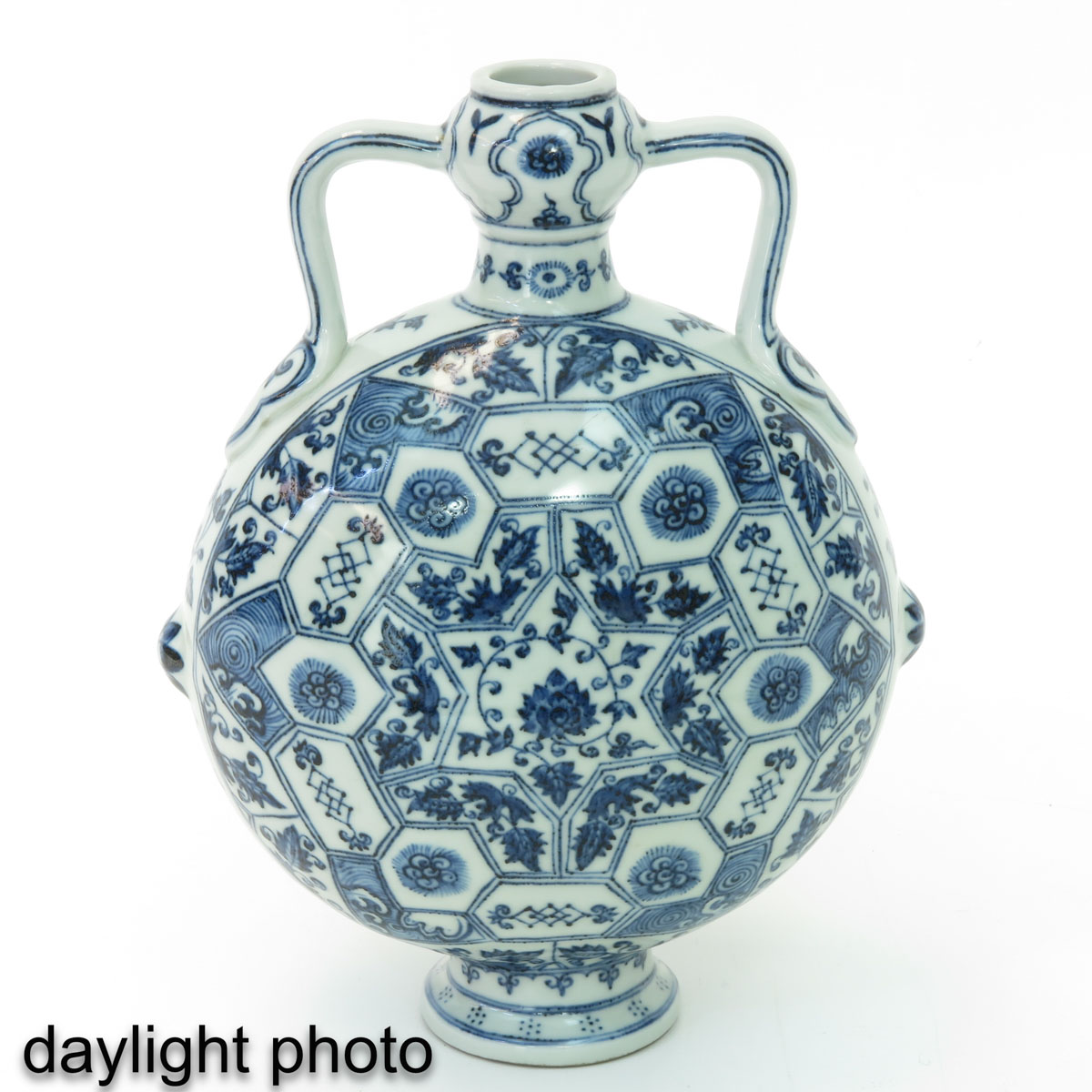 A Blue and White Moon Bottle Vase - Image 7 of 9