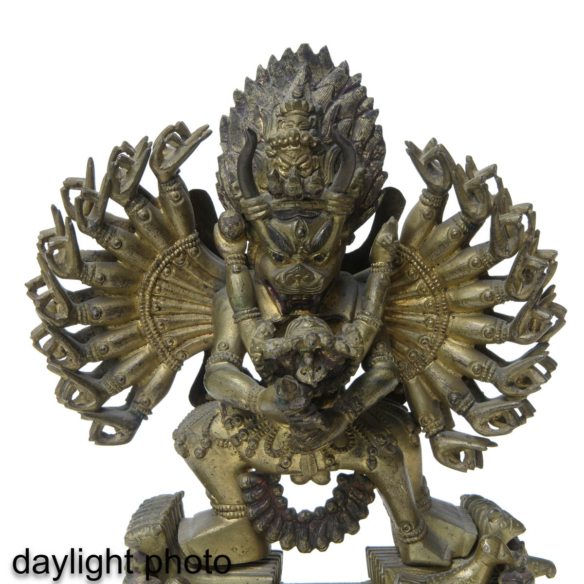 A Lot of 2 Tibetan Gilt Bronze Sculptures - Image 9 of 10