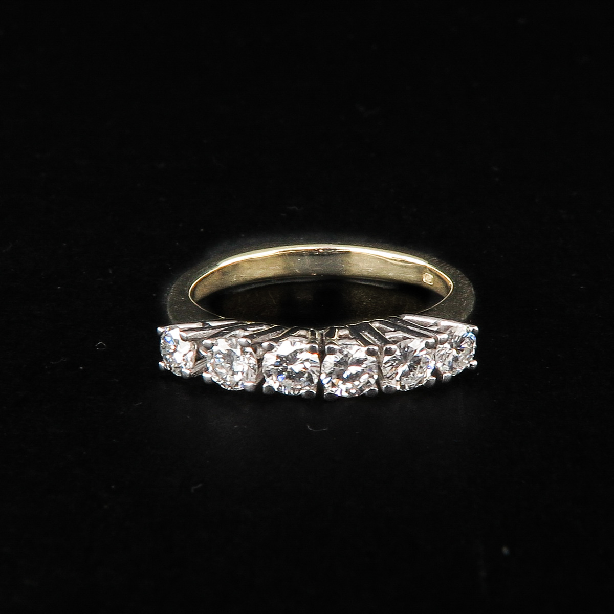 A Ladies Diamond Ring - Image 2 of 4