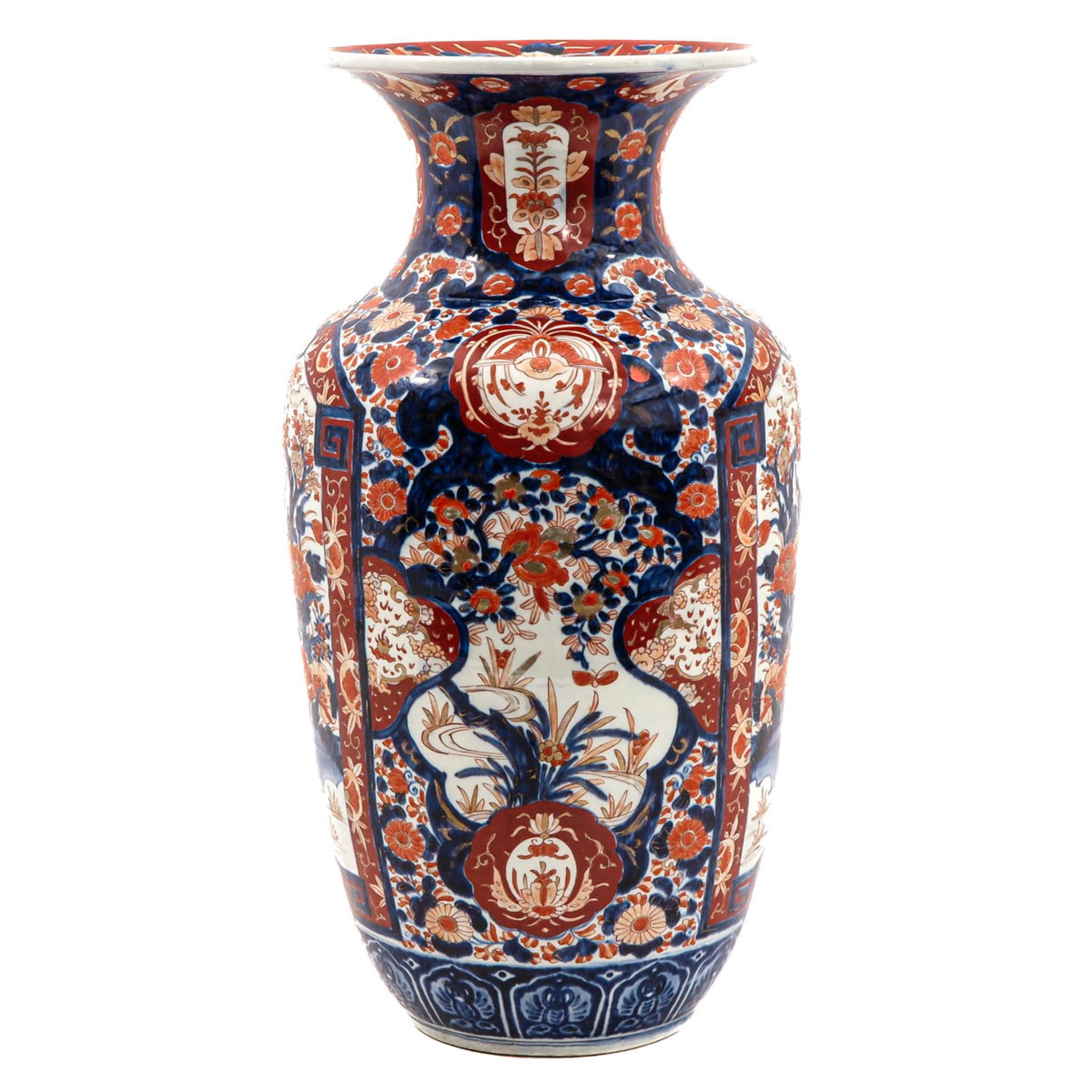 A Large Imari Vase - Bild 3 aus 10