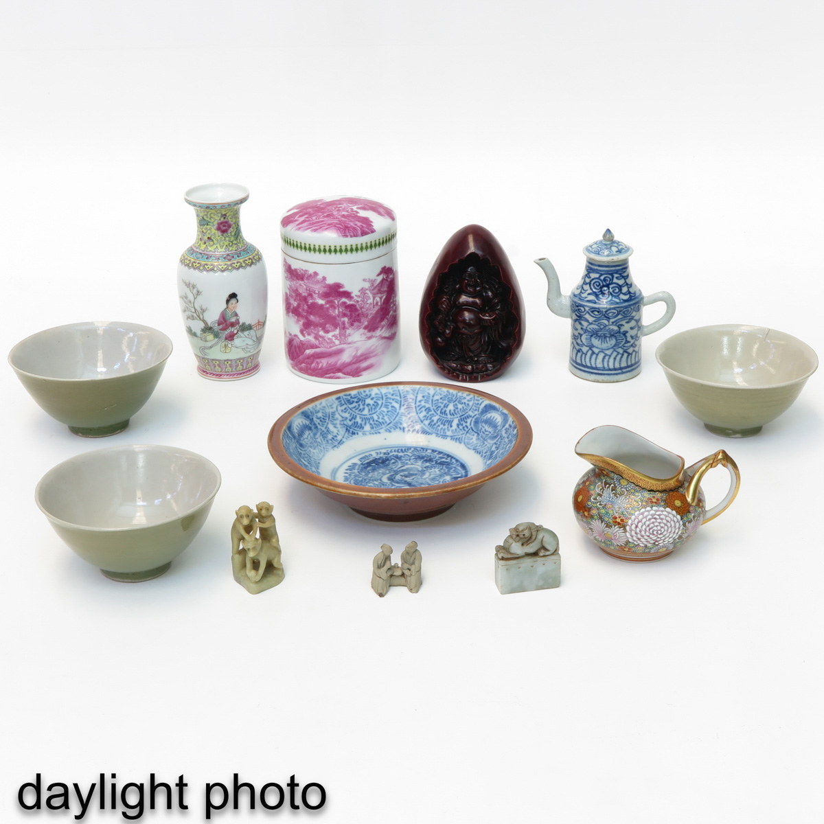 A Diverse Collection of Porcelain - Image 9 of 10