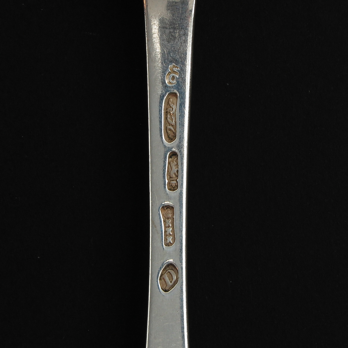 A Collection of 13 Silver Spoons - Image 7 of 10